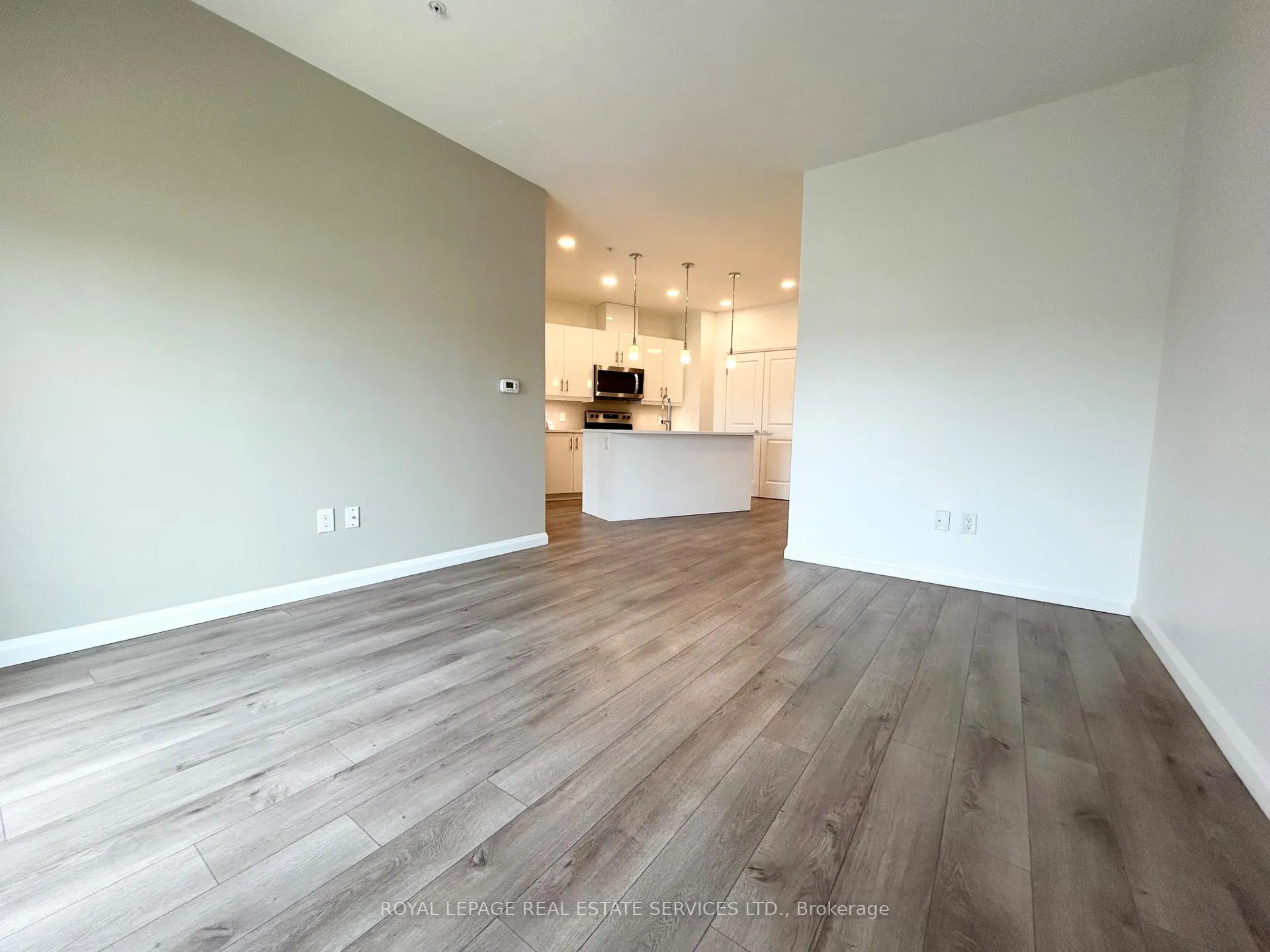 Photo 7 of Unit 704, 144 Watson Road N, Guelph, Grange Road — HOMEH