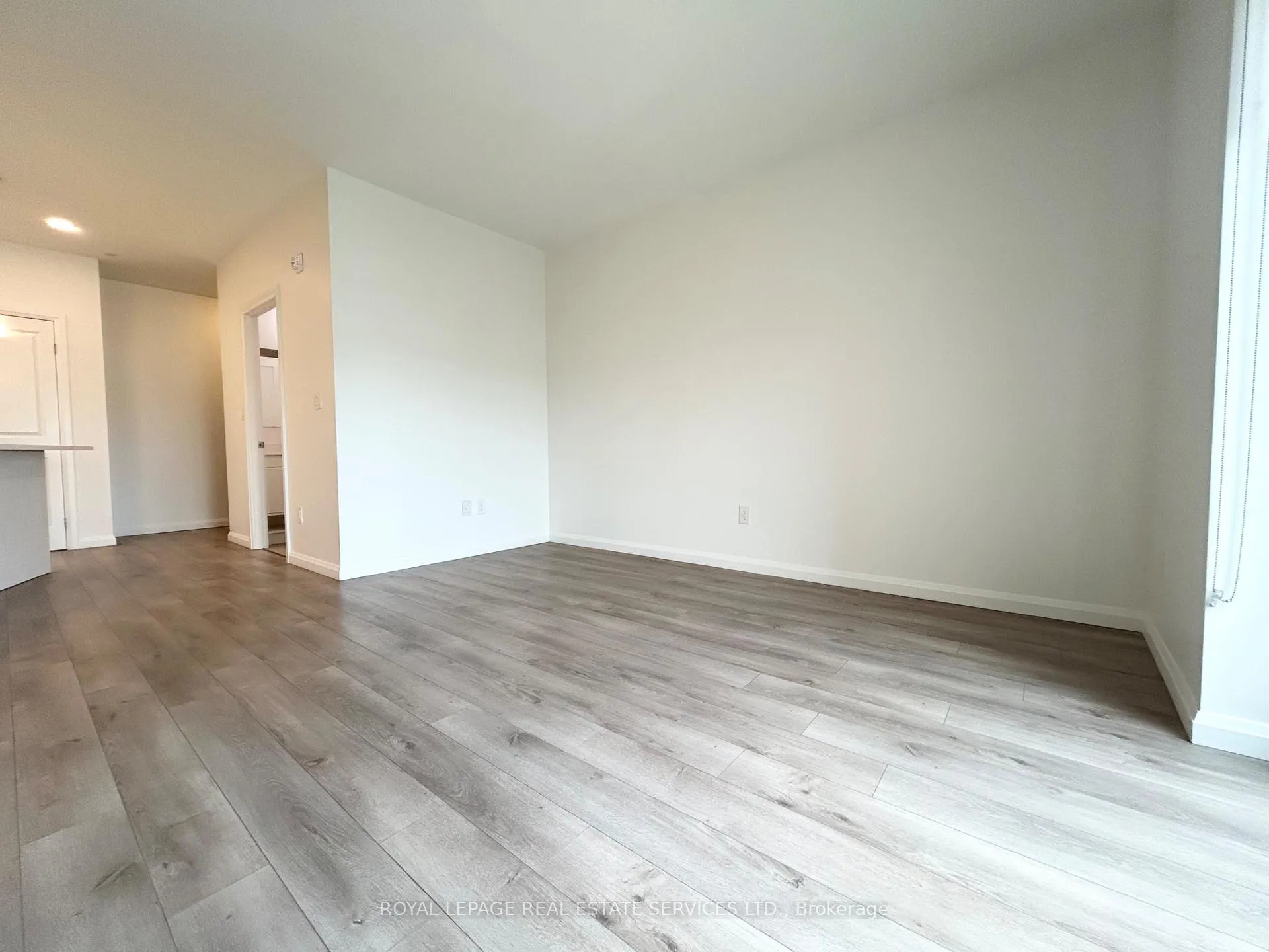 Photo 8 of Unit 704, 144 Watson Road N, Guelph, Grange Road — HOMEH