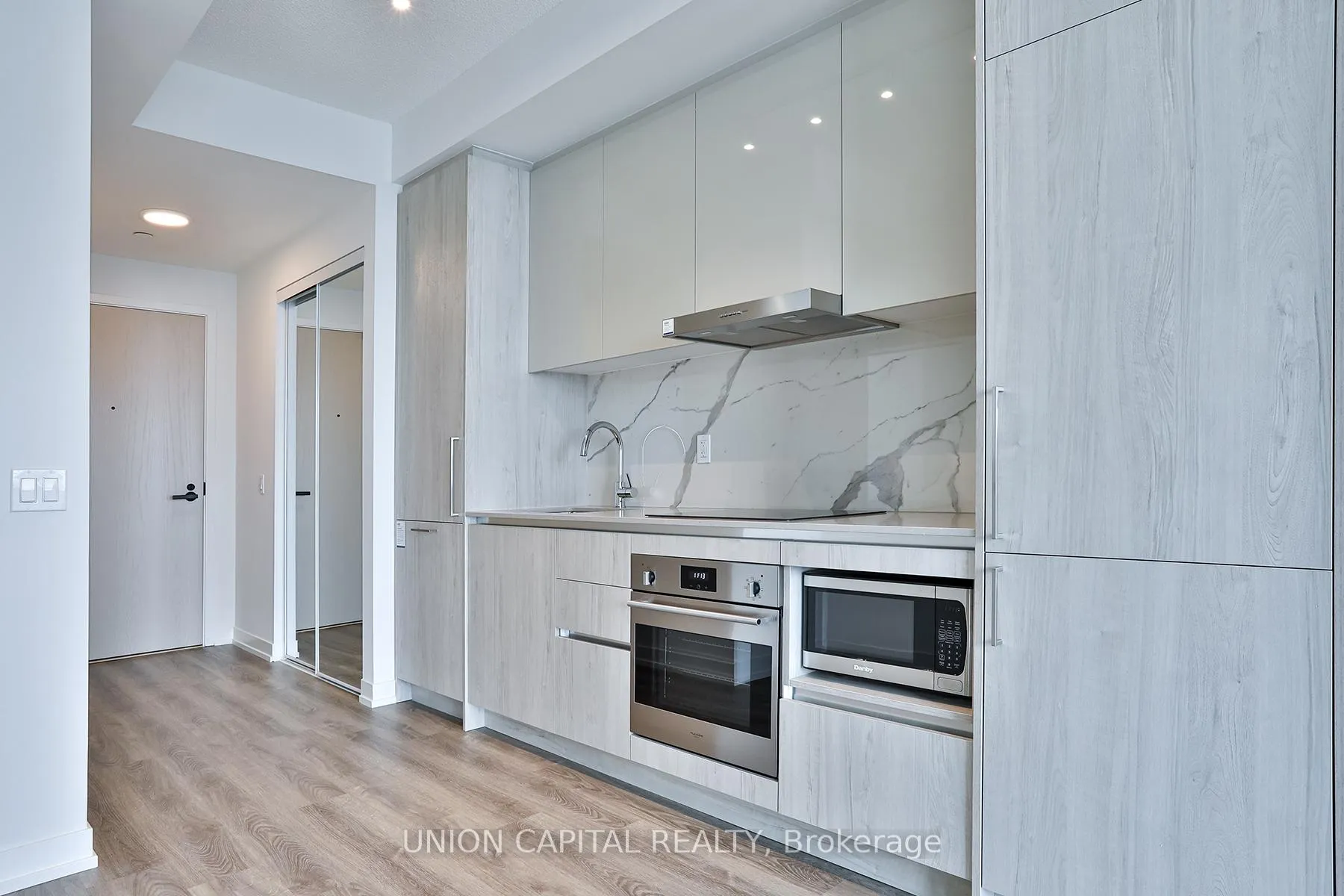 Photo 4 of Unit 5217, 195 Commerce Street, Vaughan, Vaughan Corporate Centre — HOMEH