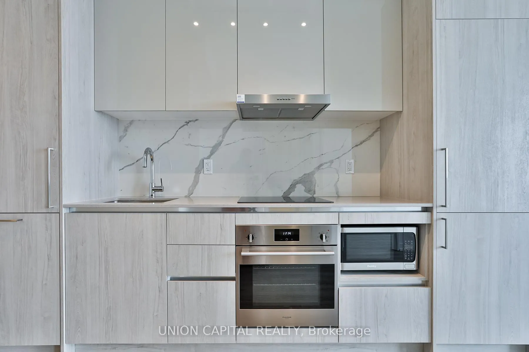 Photo 6 of Unit 5217, 195 Commerce Street, Vaughan, Vaughan Corporate Centre — HOMEH