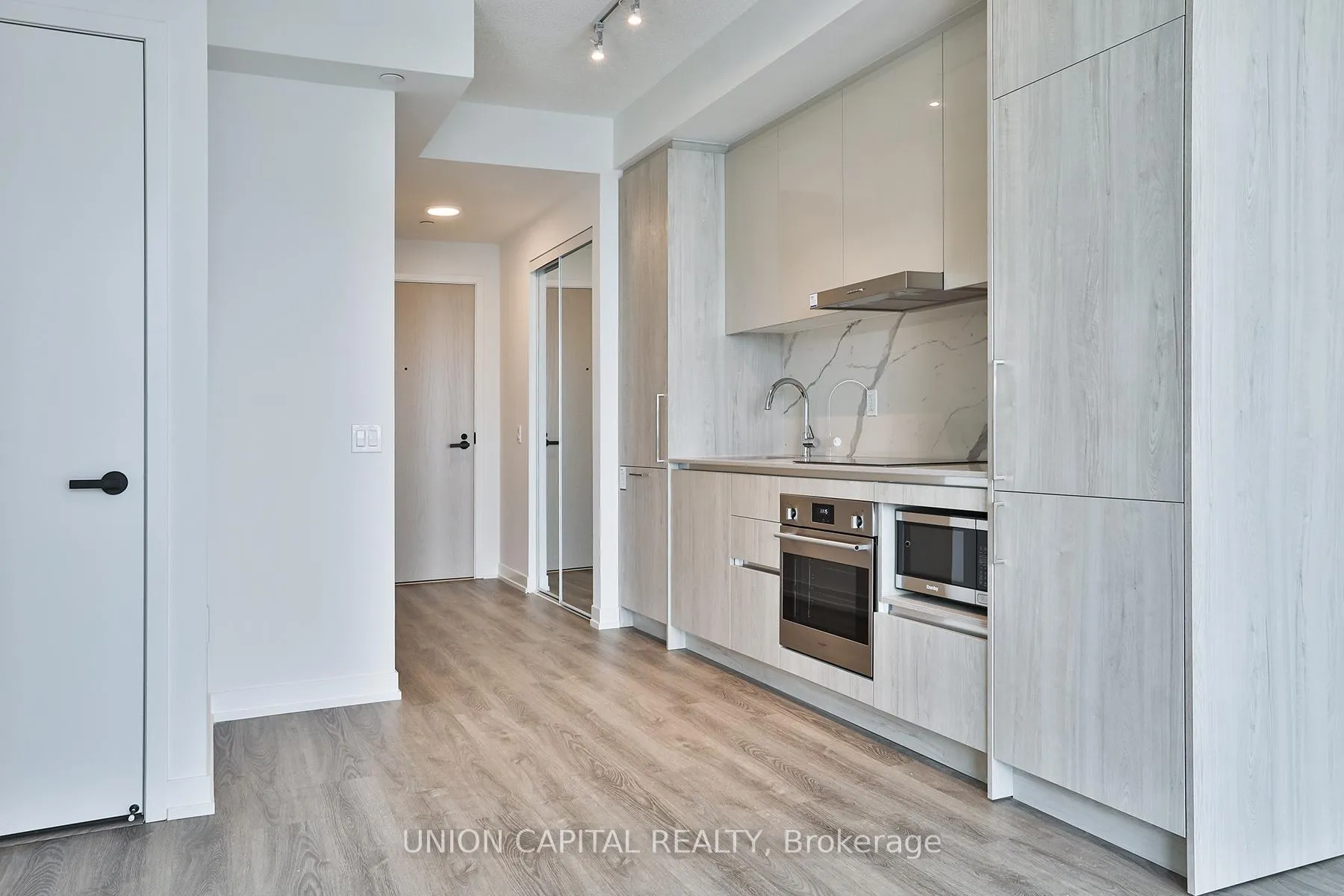 Photo 8 of Unit 5217, 195 Commerce Street, Vaughan, Vaughan Corporate Centre — HOMEH
