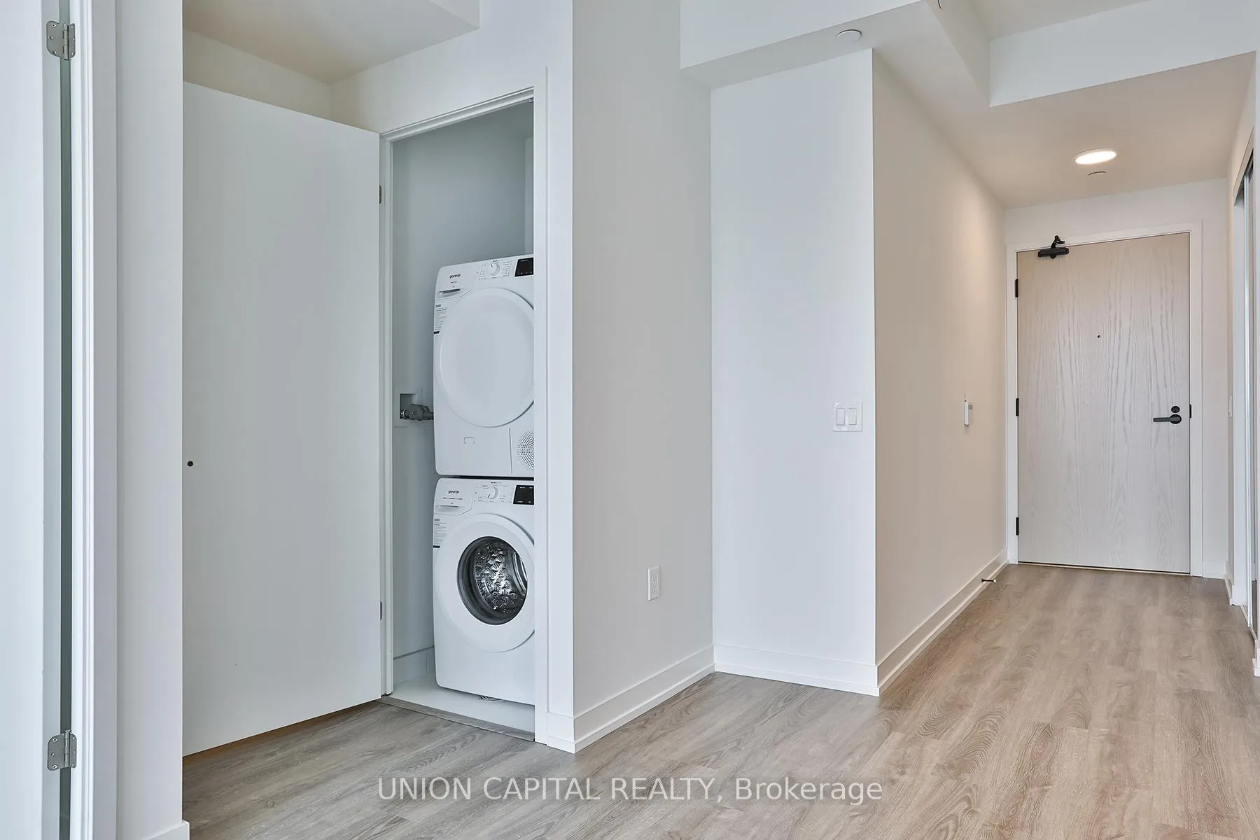 Photo 9 of Unit 5217, 195 Commerce Street, Vaughan, Vaughan Corporate Centre — HOMEH