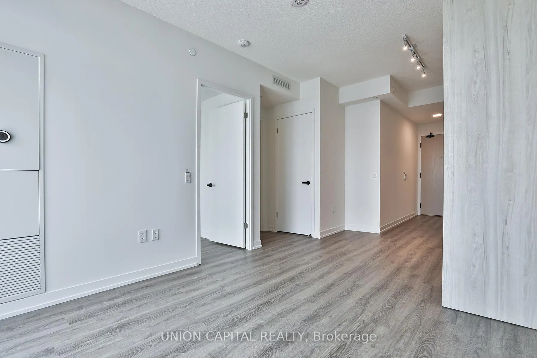 Photo 13 of Unit 5217, 195 Commerce Street, Vaughan, Vaughan Corporate Centre — HOMEH