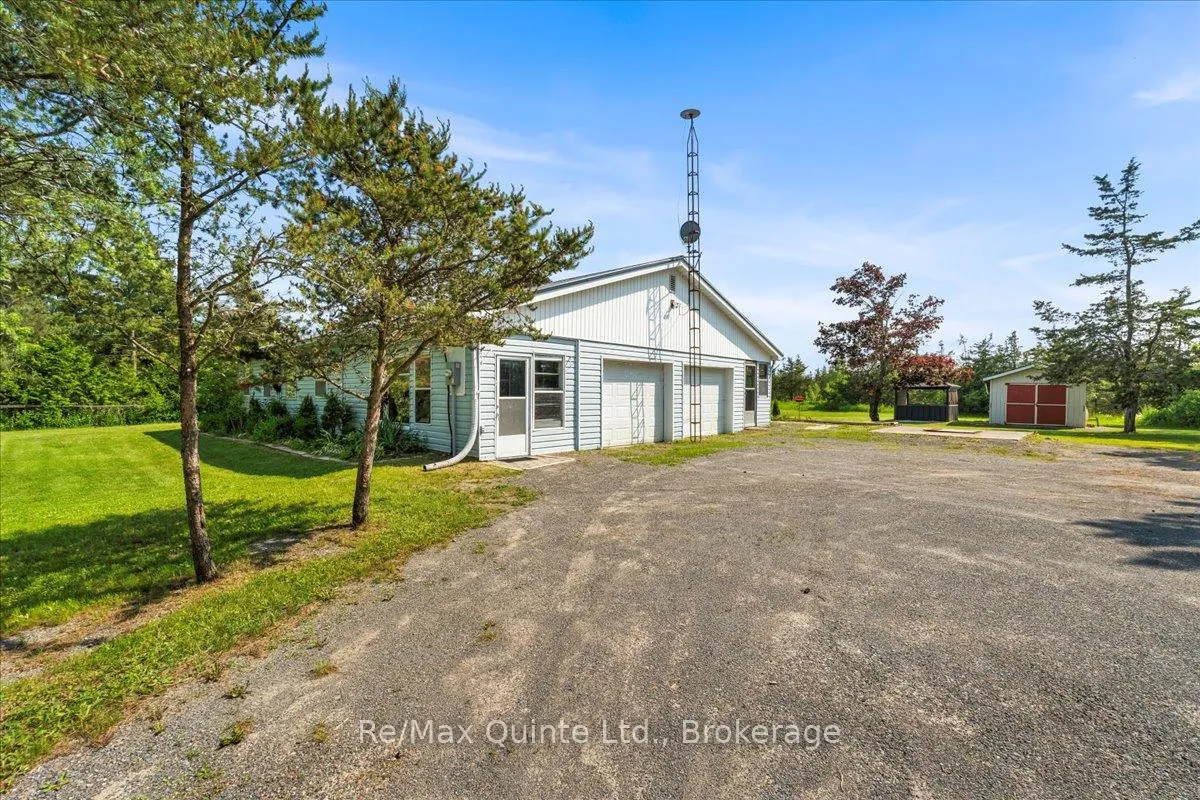 Photo 2 of 20 County Road 17, Prince Edward County, Hallowell Ward — HOMEH