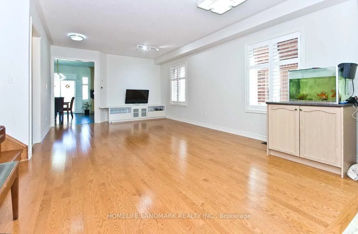 Photo 5 of 386 Wilfred Murison Avenue, Markham, Berczy — HOMEH