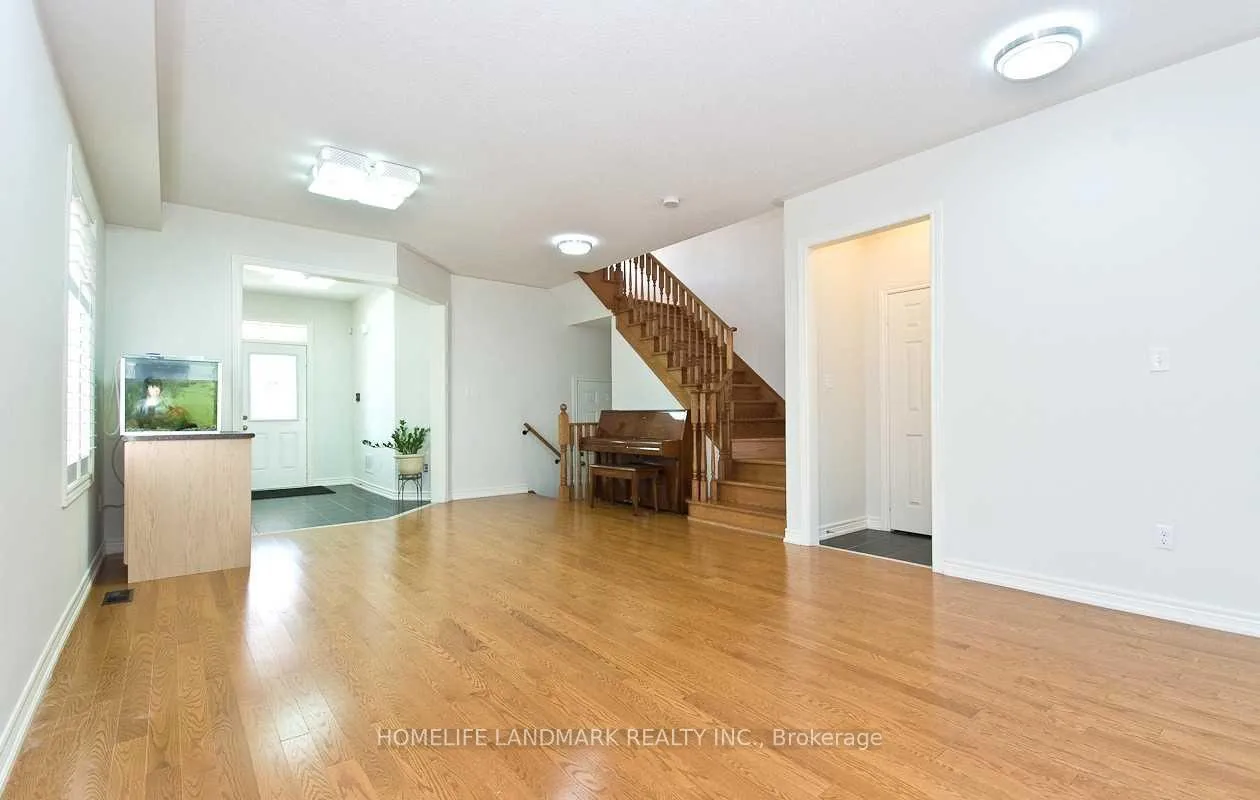 Photo 6 of 386 Wilfred Murison Avenue, Markham, Berczy — HOMEH