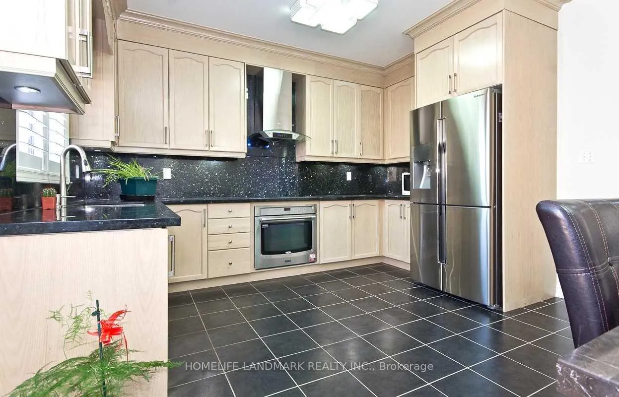 Photo 9 of 386 Wilfred Murison Avenue, Markham, Berczy — HOMEH