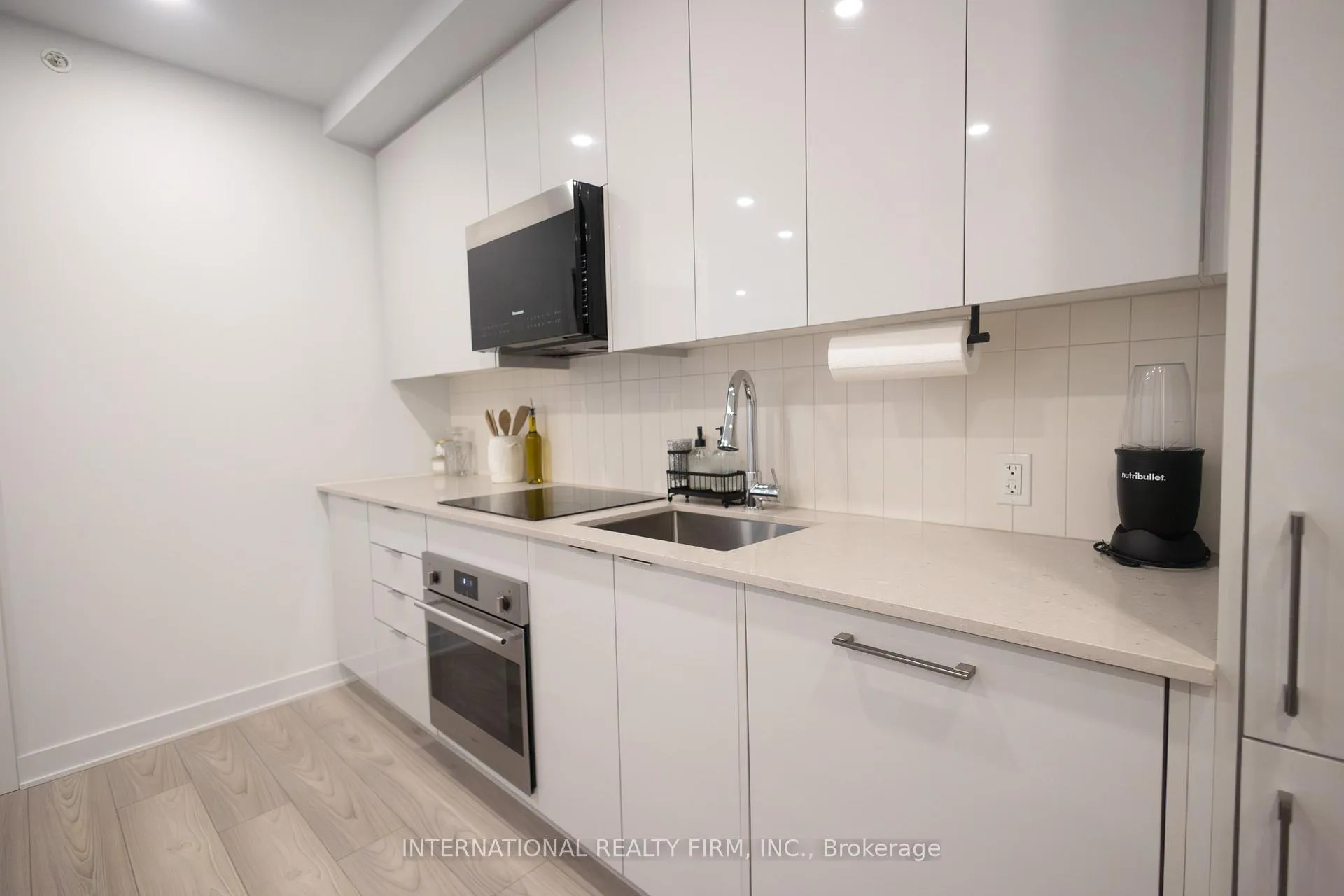 Photo 5 of Unit 503, 2920 Highway 7 Road W, Vaughan, Concord — HOMEH
