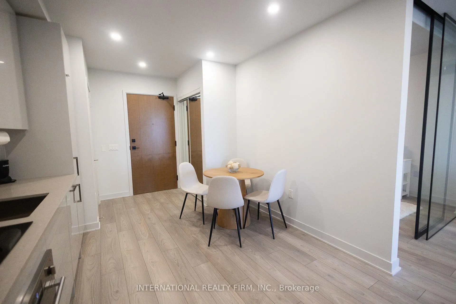 Photo 6 of Unit 503, 2920 Highway 7 Road W, Vaughan, Concord — HOMEH