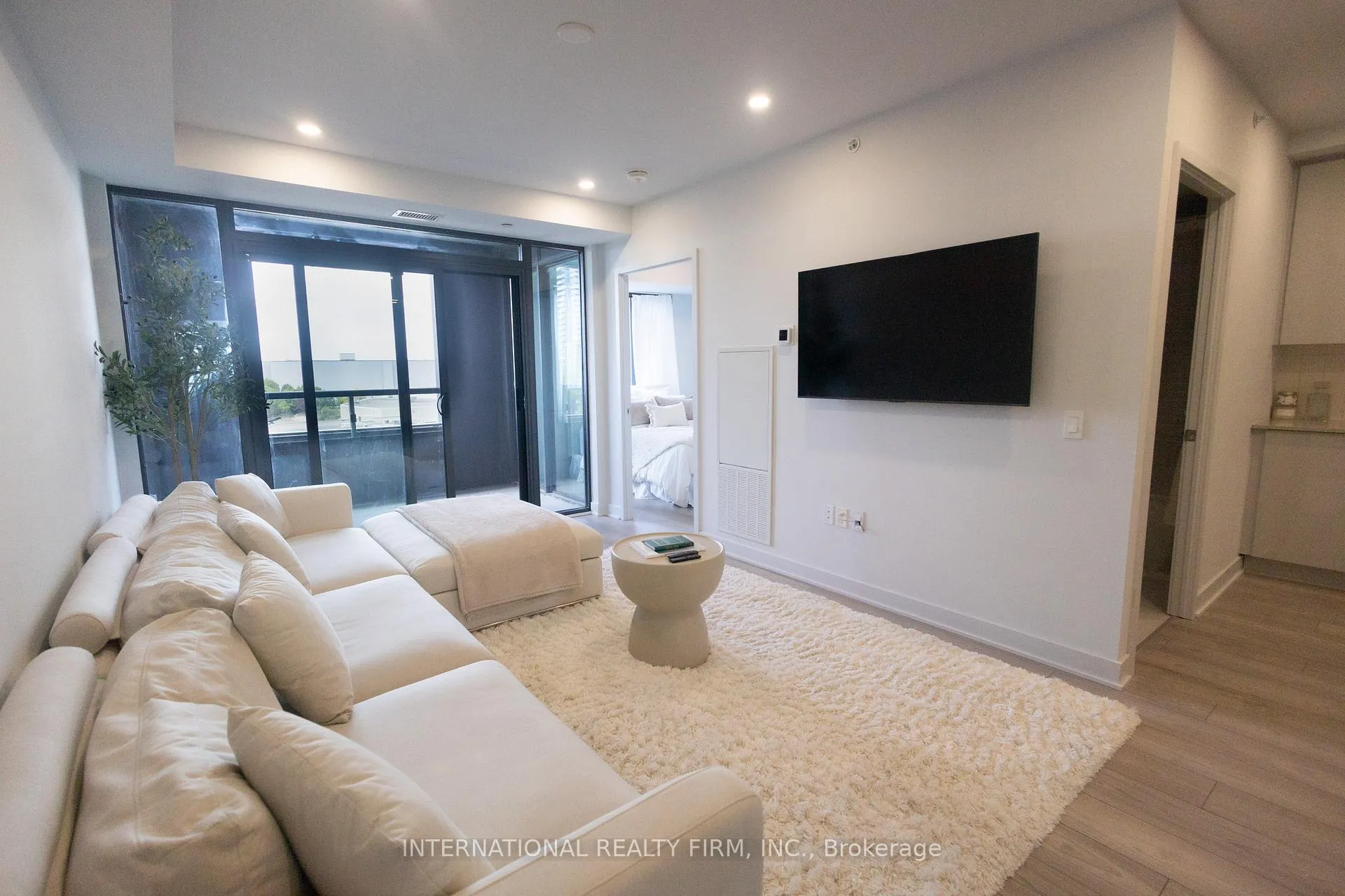 Photo 8 of Unit 503, 2920 Highway 7 Road W, Vaughan, Concord — HOMEH