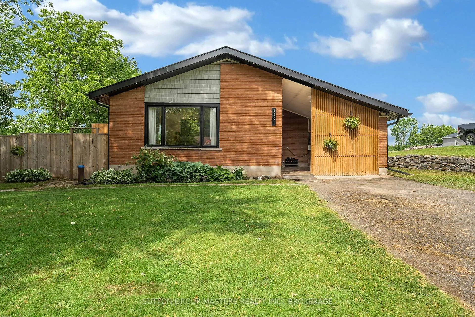 Photo 1 of 4401 Notre Dame Street, Frontenac, Frontenac South — HOMEH