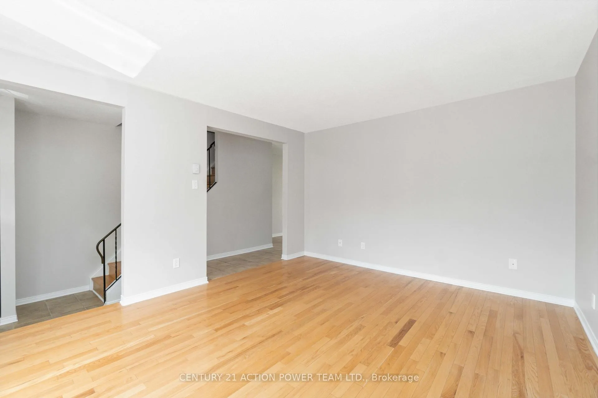 Photo 4 of Unit 17, 3103 Armada Avenue, Ottawa, Sawmill Creek/Timbermill — HOMEH