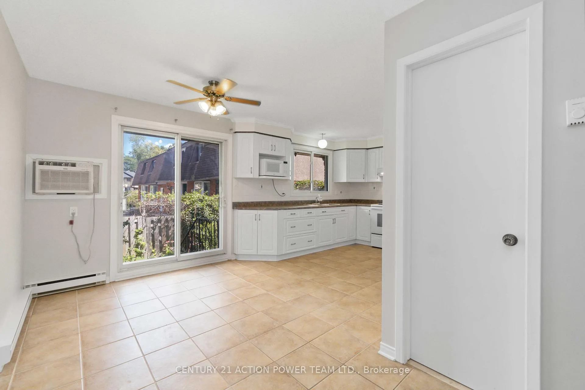 Photo 6 of Unit 17, 3103 Armada Avenue, Ottawa, Sawmill Creek/Timbermill — HOMEH
