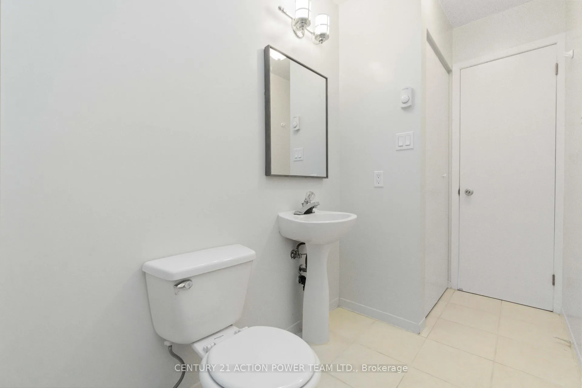 Photo 10 of Unit 17, 3103 Armada Avenue, Ottawa, Sawmill Creek/Timbermill — HOMEH
