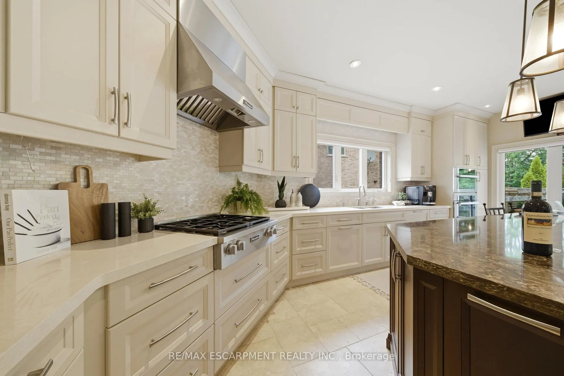 Photo 12 of 4141 Stadelbauer Drive, Lincoln, Beamsville — HOMEH