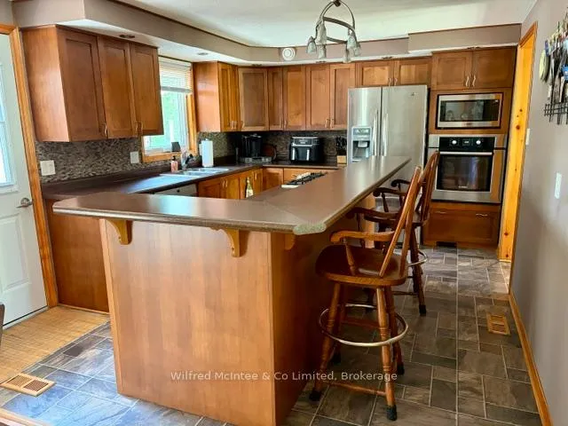 Photo 6 of 925 Old Durham Road, Brockton — HOMEH