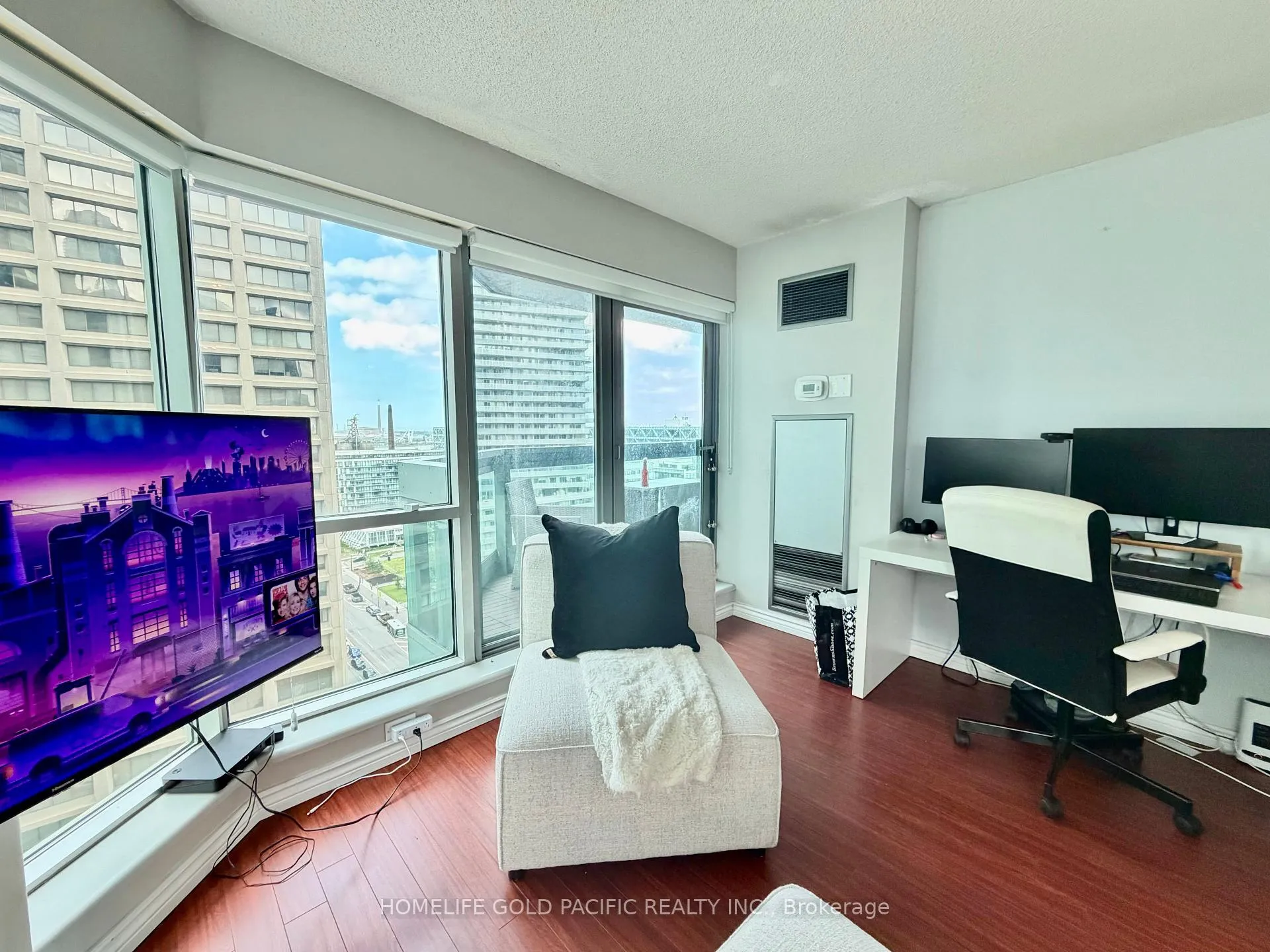 Photo 4 of Unit 1903, 10 Queens Quay W, Toronto, Waterfront Communities — HOMEH