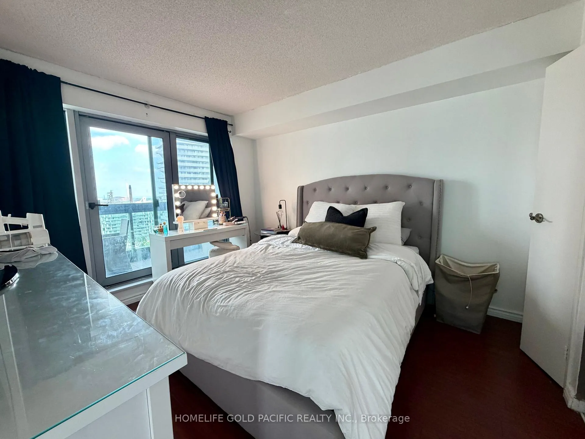 Photo 7 of Unit 1903, 10 Queens Quay W, Toronto, Waterfront Communities — HOMEH