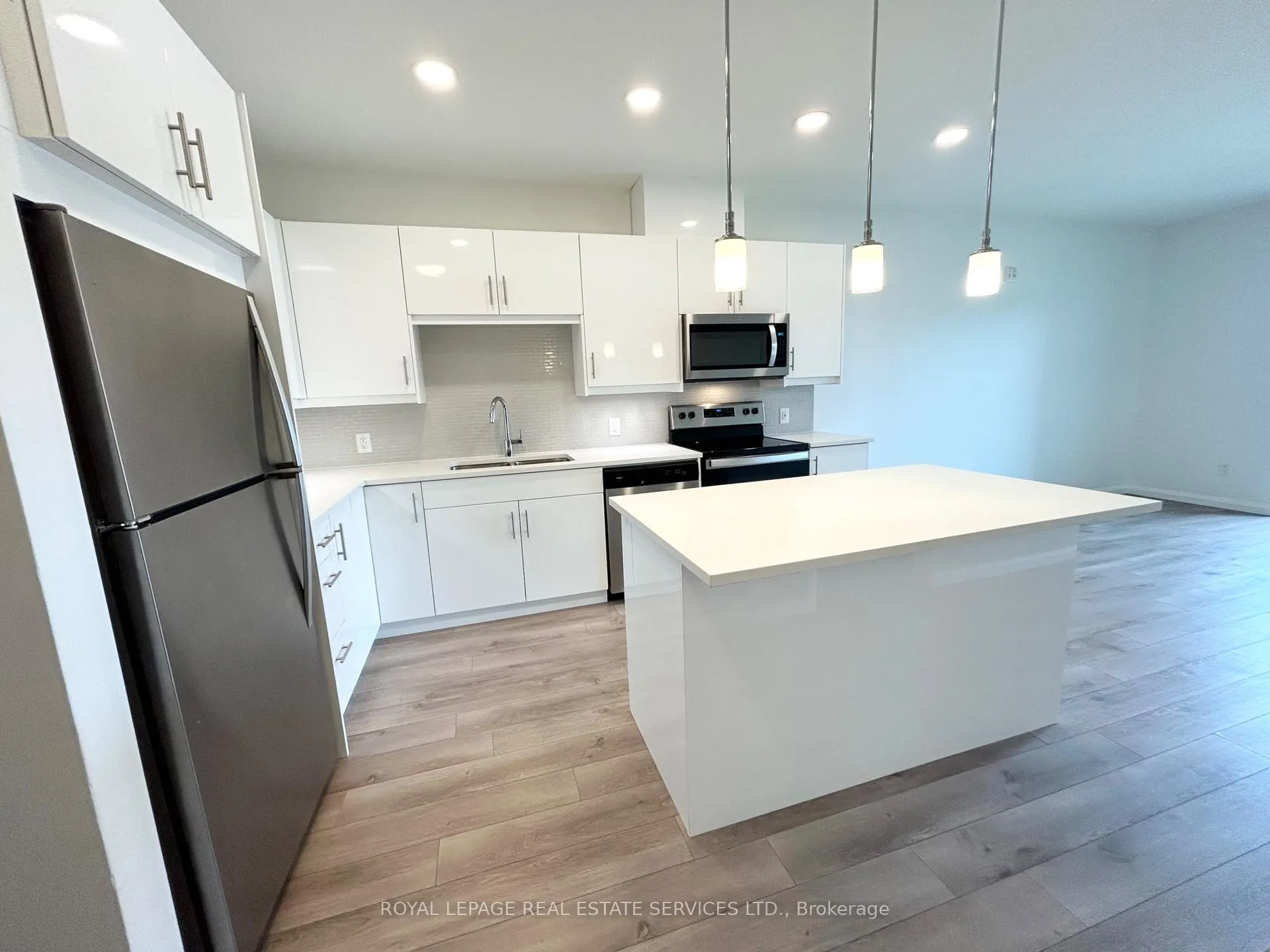 Photo 5 of Unit 307, 144 Watson Road N, Guelph, Grange Road — HOMEH