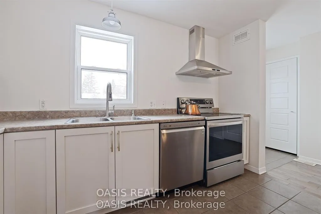 Photo 10 of 61 Herriott Street, Carleton Place — HOMEH