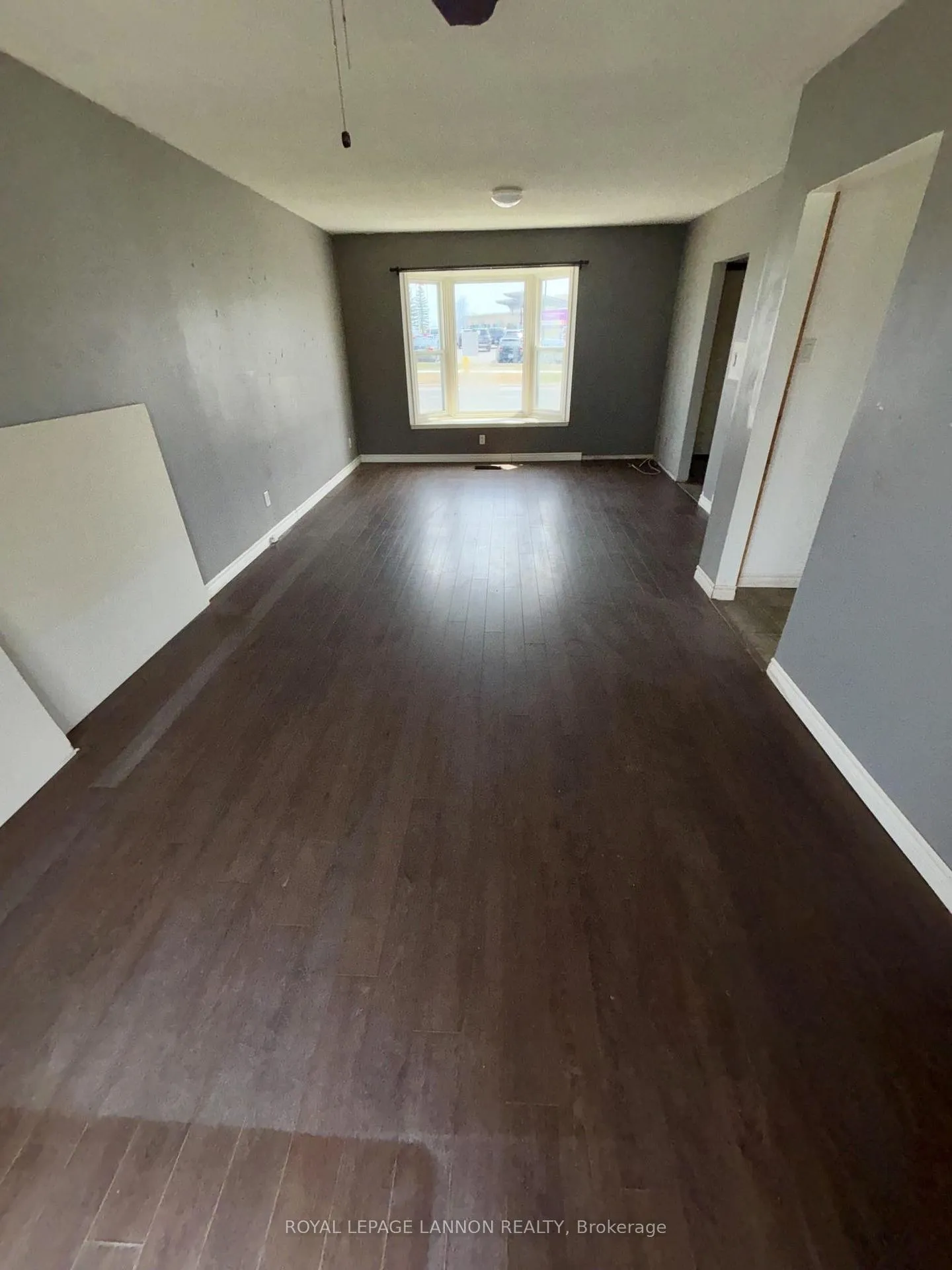 Photo 6 of 182 High Street N, Thunder Bay, College Heights — HOMEH