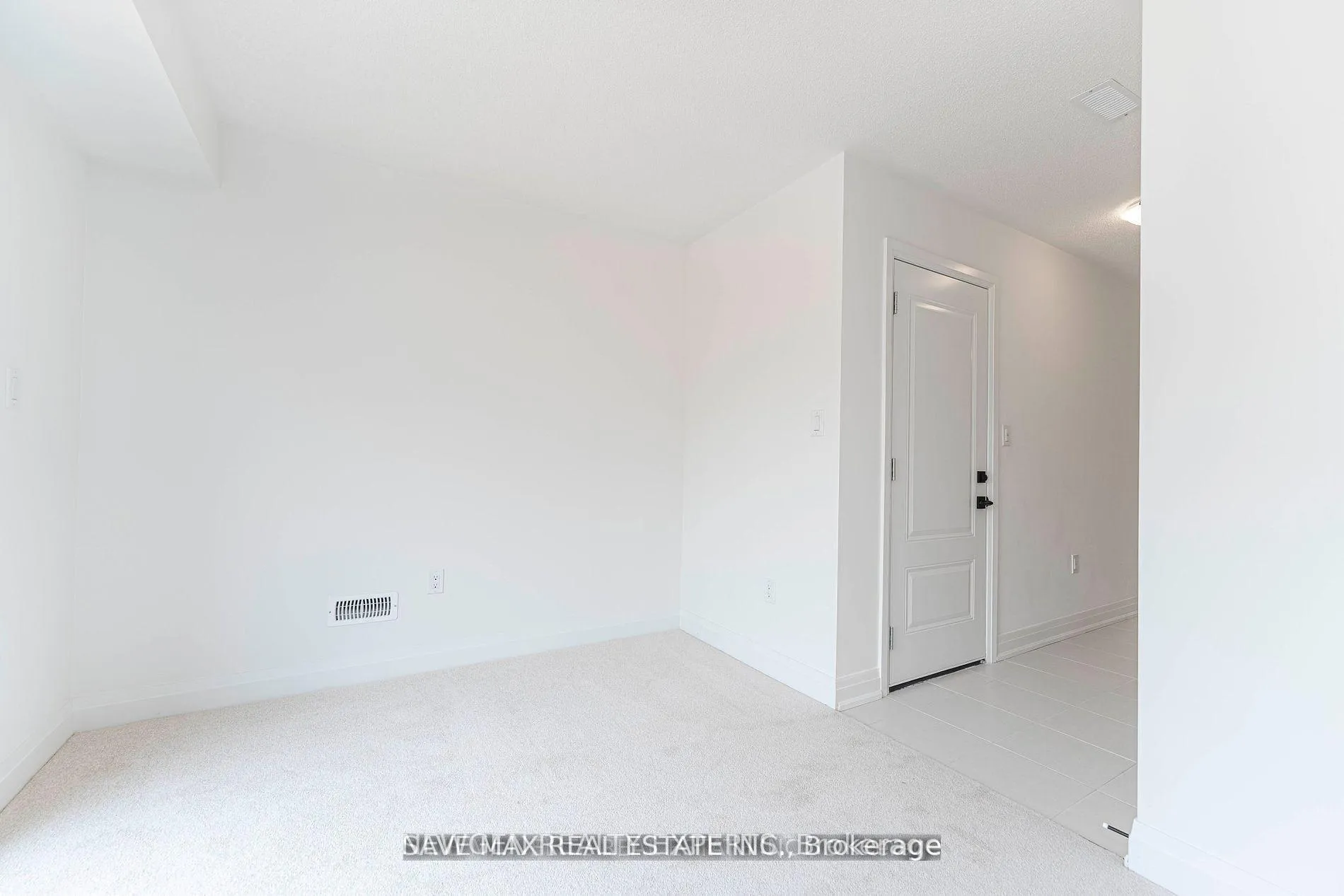 Photo 6 of 74 Windtree Way, Halton Hills, Georgetown — HOMEH
