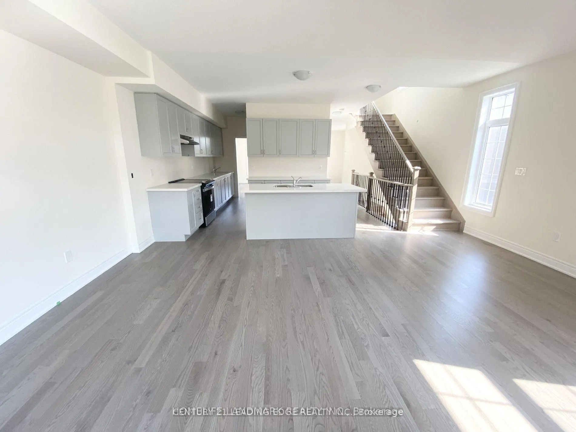 Photo 4 of 2 Phillipsen Way, Markham, Cedarwood — HOMEH