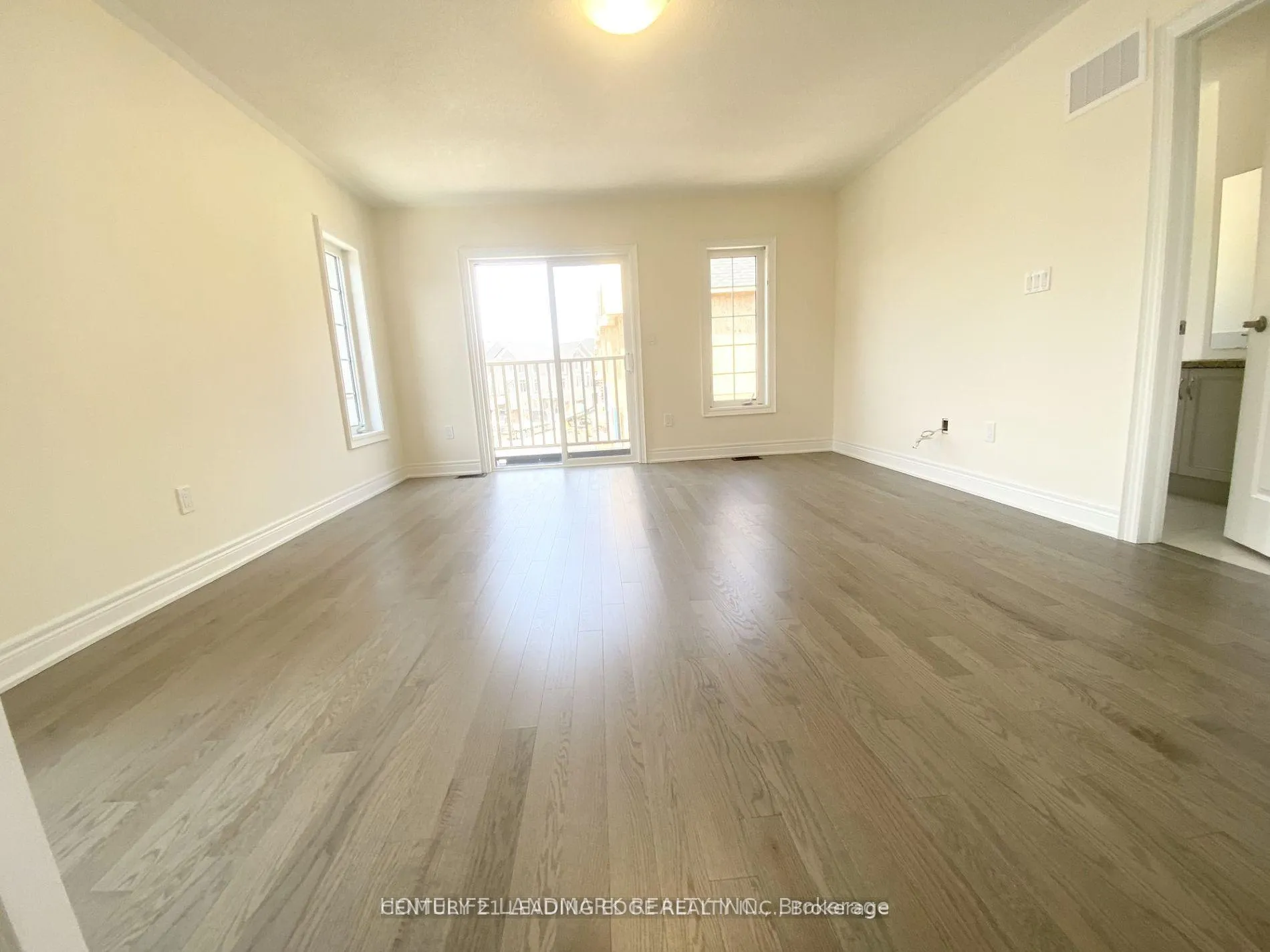 Photo 8 of 2 Phillipsen Way, Markham, Cedarwood — HOMEH