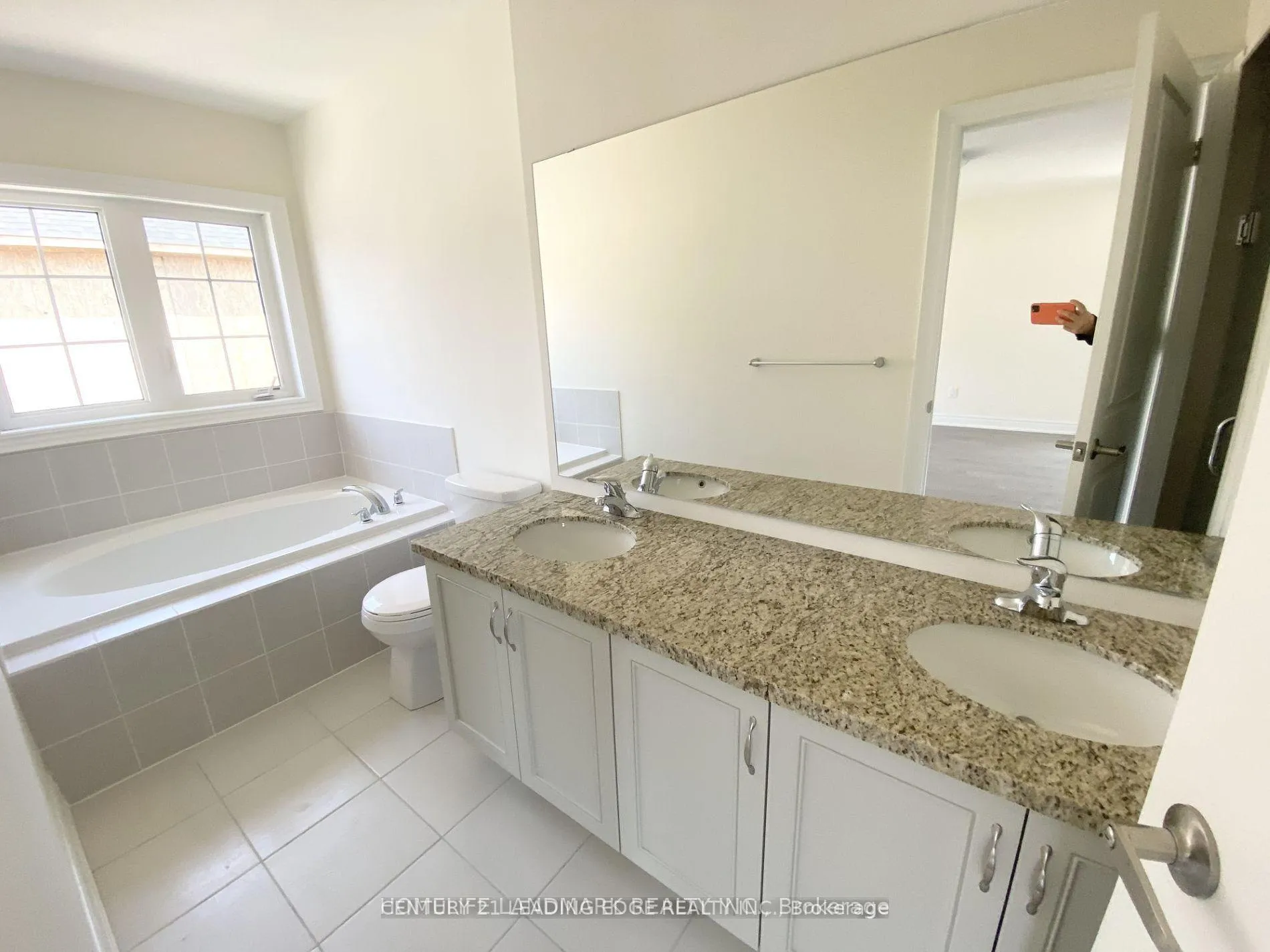 Photo 9 of 2 Phillipsen Way, Markham, Cedarwood — HOMEH