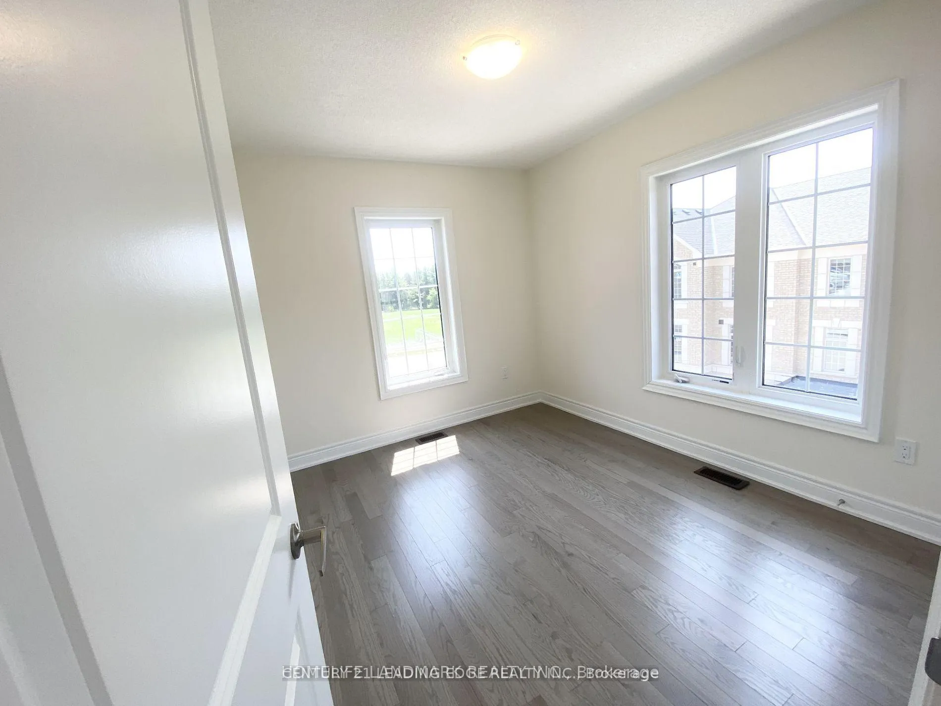 Photo 11 of 2 Phillipsen Way, Markham, Cedarwood — HOMEH