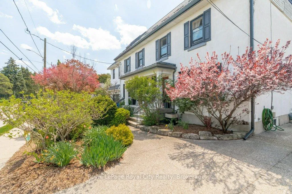Photo 5 of 104 Kathleen Street, Guelph, Exhibition Park — HOMEH