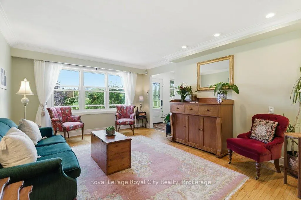 Photo 8 of 104 Kathleen Street, Guelph, Exhibition Park — HOMEH
