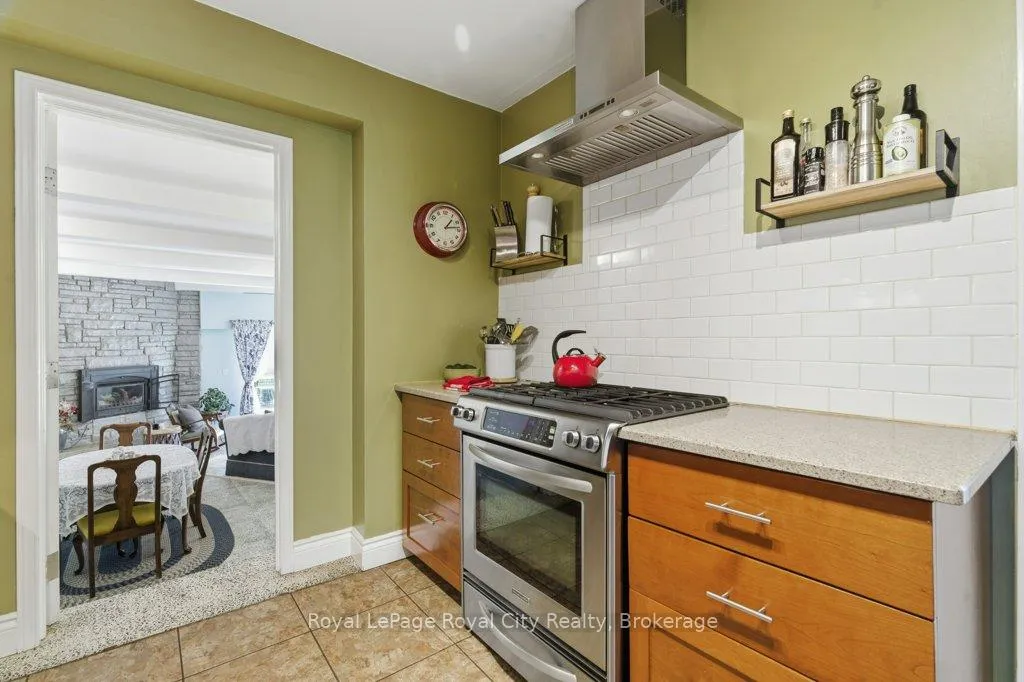 Photo 14 of 104 Kathleen Street, Guelph, Exhibition Park — HOMEH