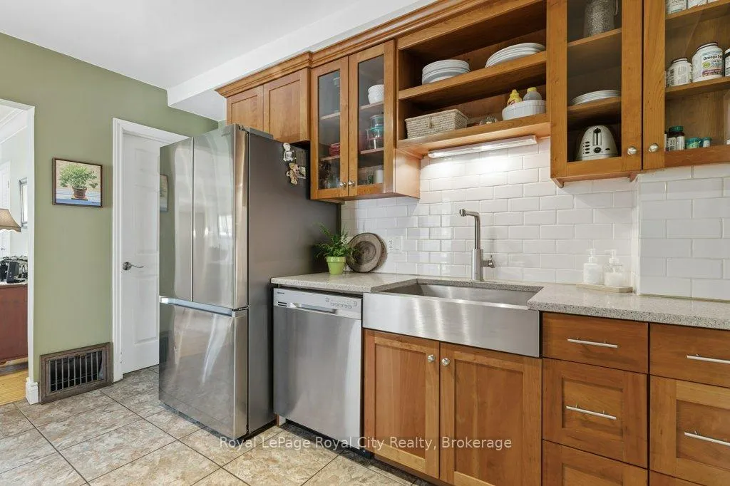 Photo 16 of 104 Kathleen Street, Guelph, Exhibition Park — HOMEH