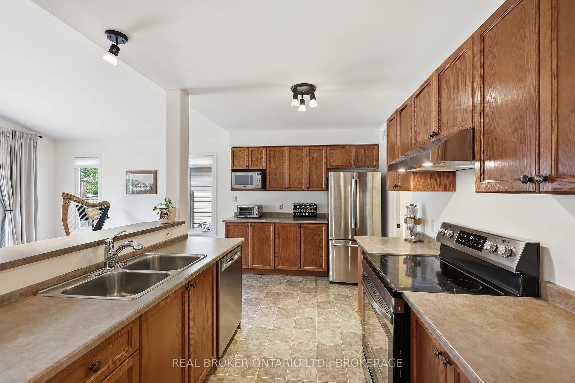 Photo 7 of 617 Walters Street, Kingston, Kingston East (Incl Barret Crt) — HOMEH