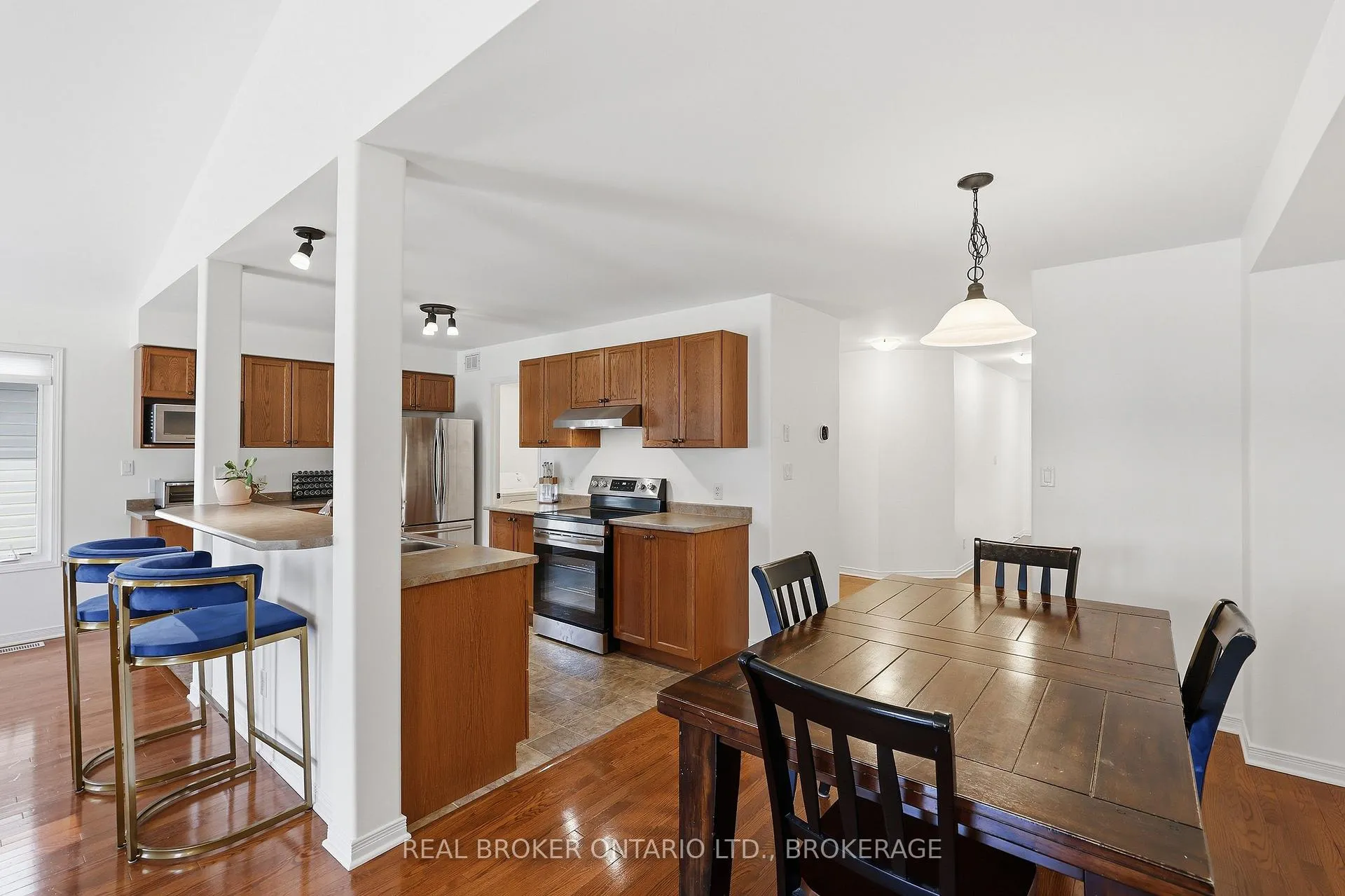 Photo 8 of 617 Walters Street, Kingston, Kingston East (Incl Barret Crt) — HOMEH