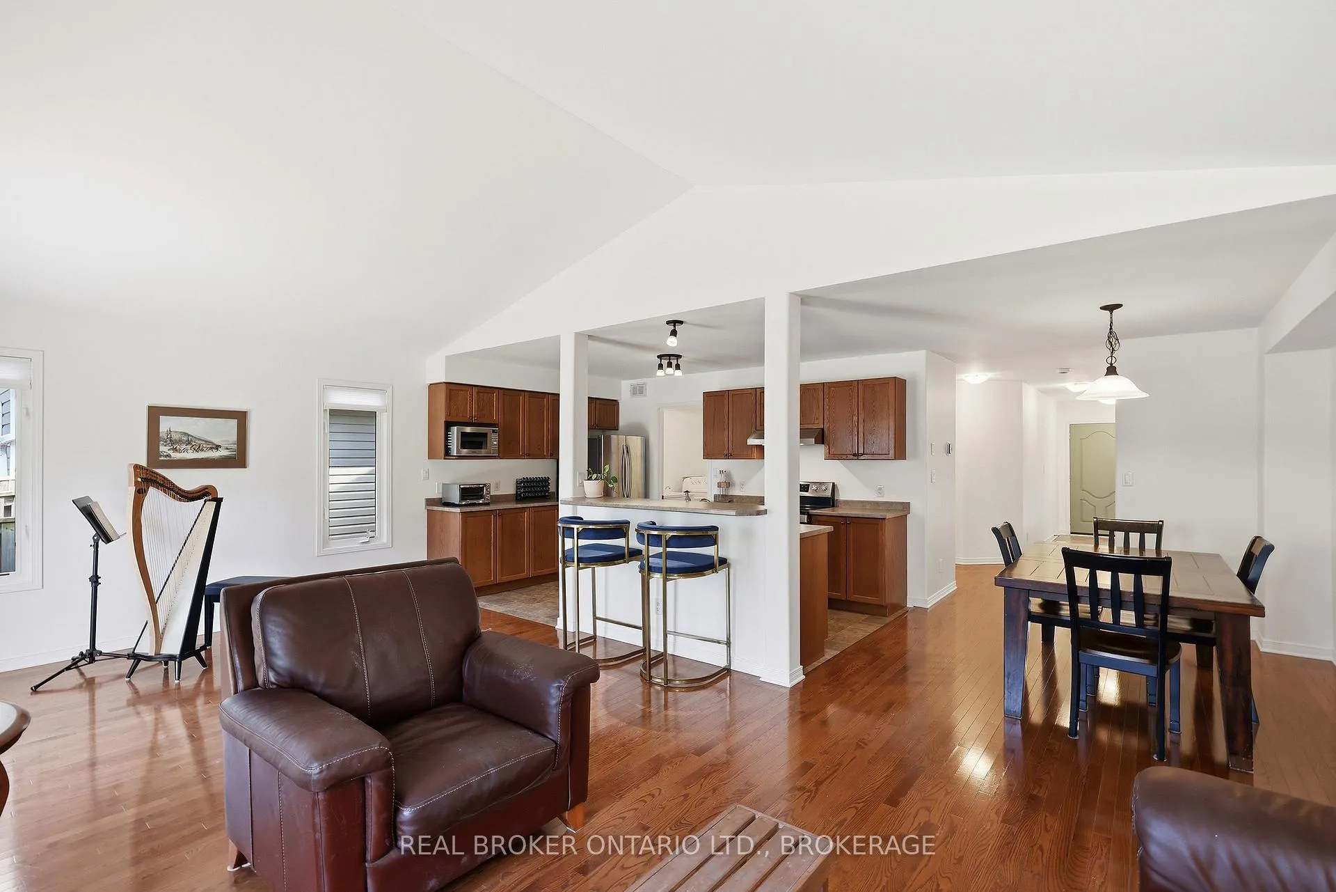 Photo 10 of 617 Walters Street, Kingston, Kingston East (Incl Barret Crt) — HOMEH