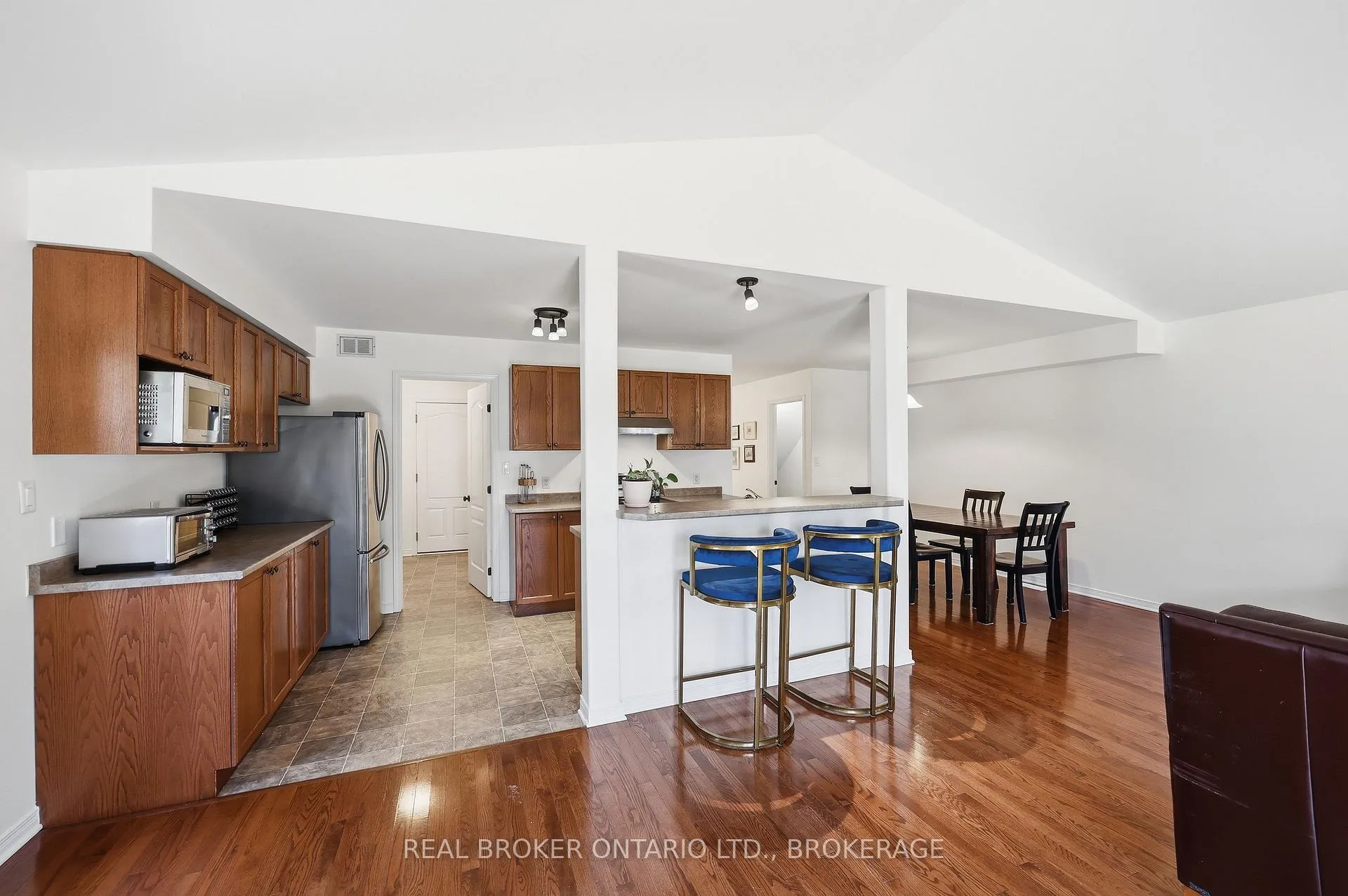 Photo 13 of 617 Walters Street, Kingston, Kingston East (Incl Barret Crt) — HOMEH