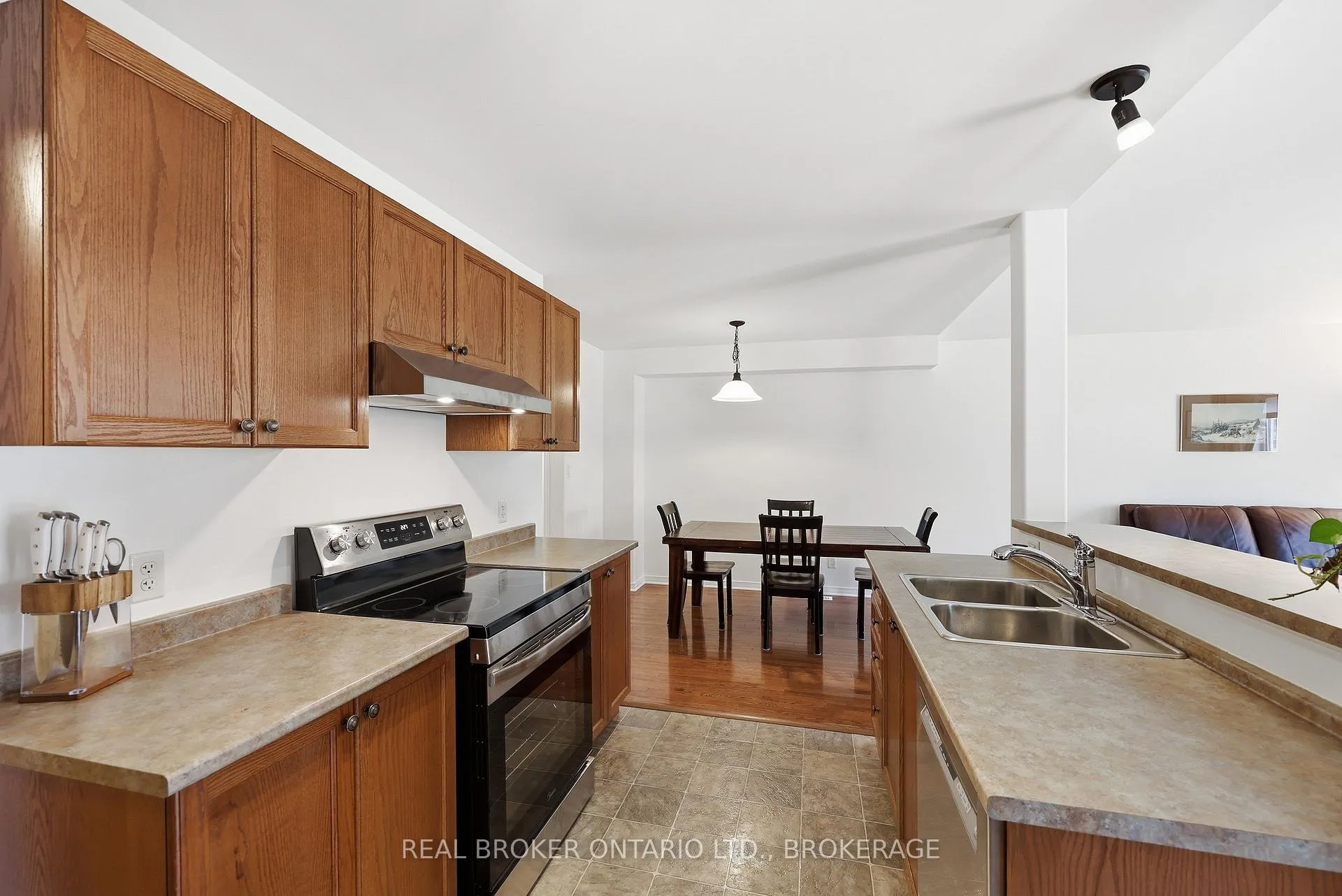 Photo 14 of 617 Walters Street, Kingston, Kingston East (Incl Barret Crt) — HOMEH