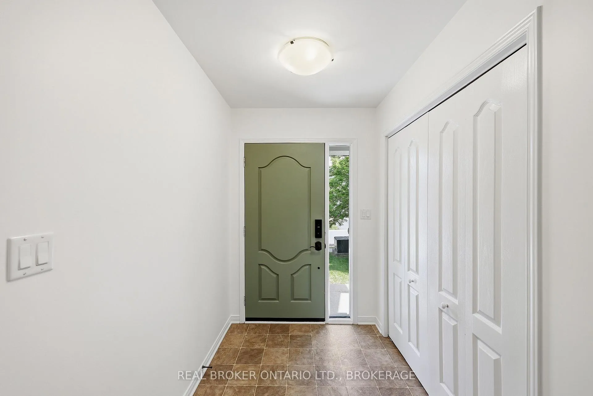 Photo 15 of 617 Walters Street, Kingston, Kingston East (Incl Barret Crt) — HOMEH