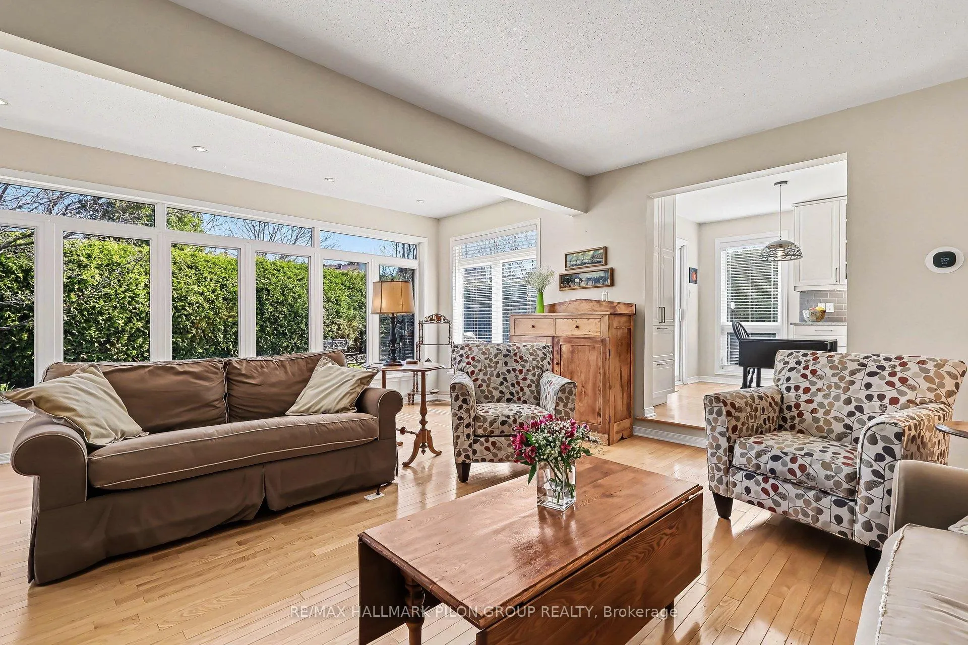 Photo 3 of 6321 Beausejour Drive, Ottawa, Chateauneuf — HOMEH