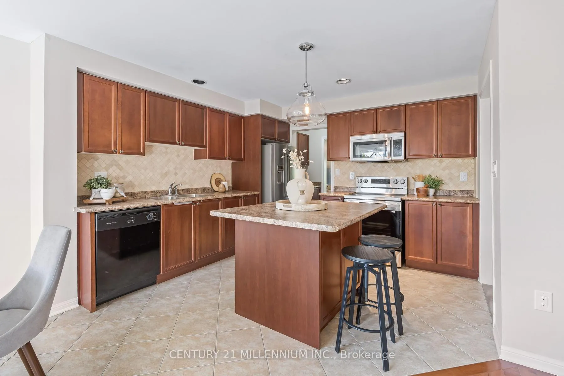 Photo 15 of 699 Cargill Path, Milton, Coates — HOMEH