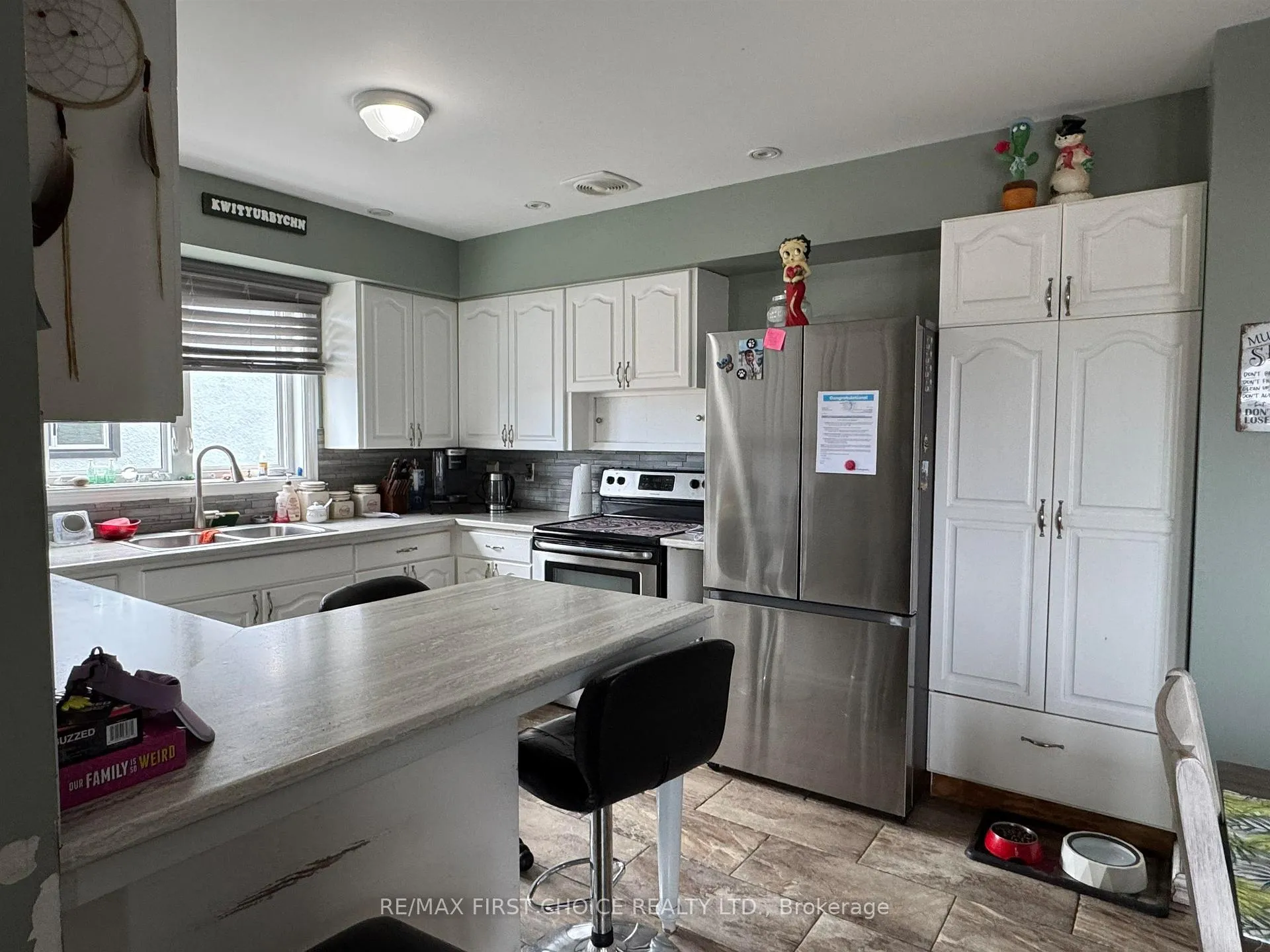 Photo 4 of 125 Walsh Street W, Thunder Bay, Green Acres — HOMEH