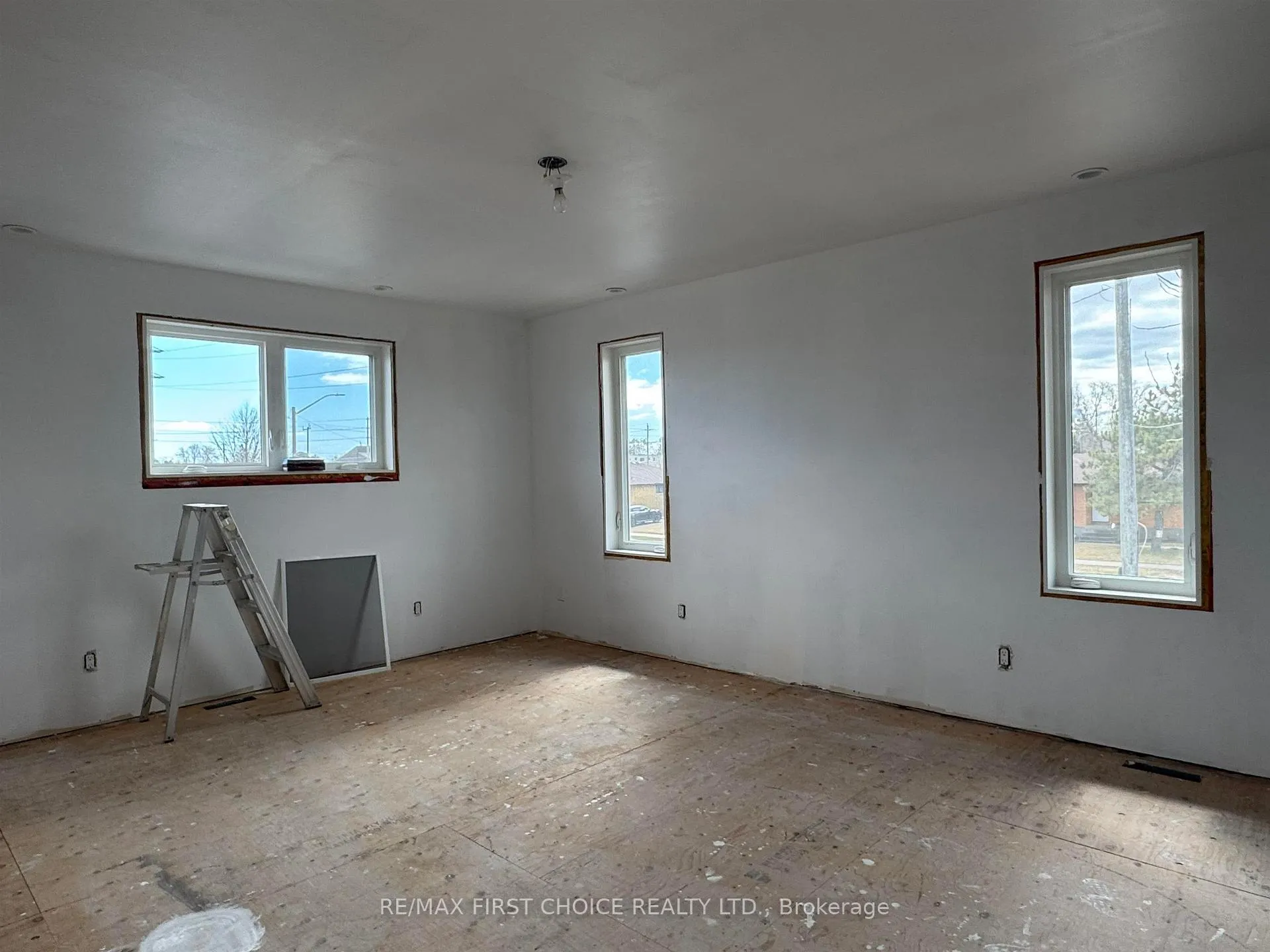 Photo 19 of 125 Walsh Street W, Thunder Bay, Green Acres — HOMEH