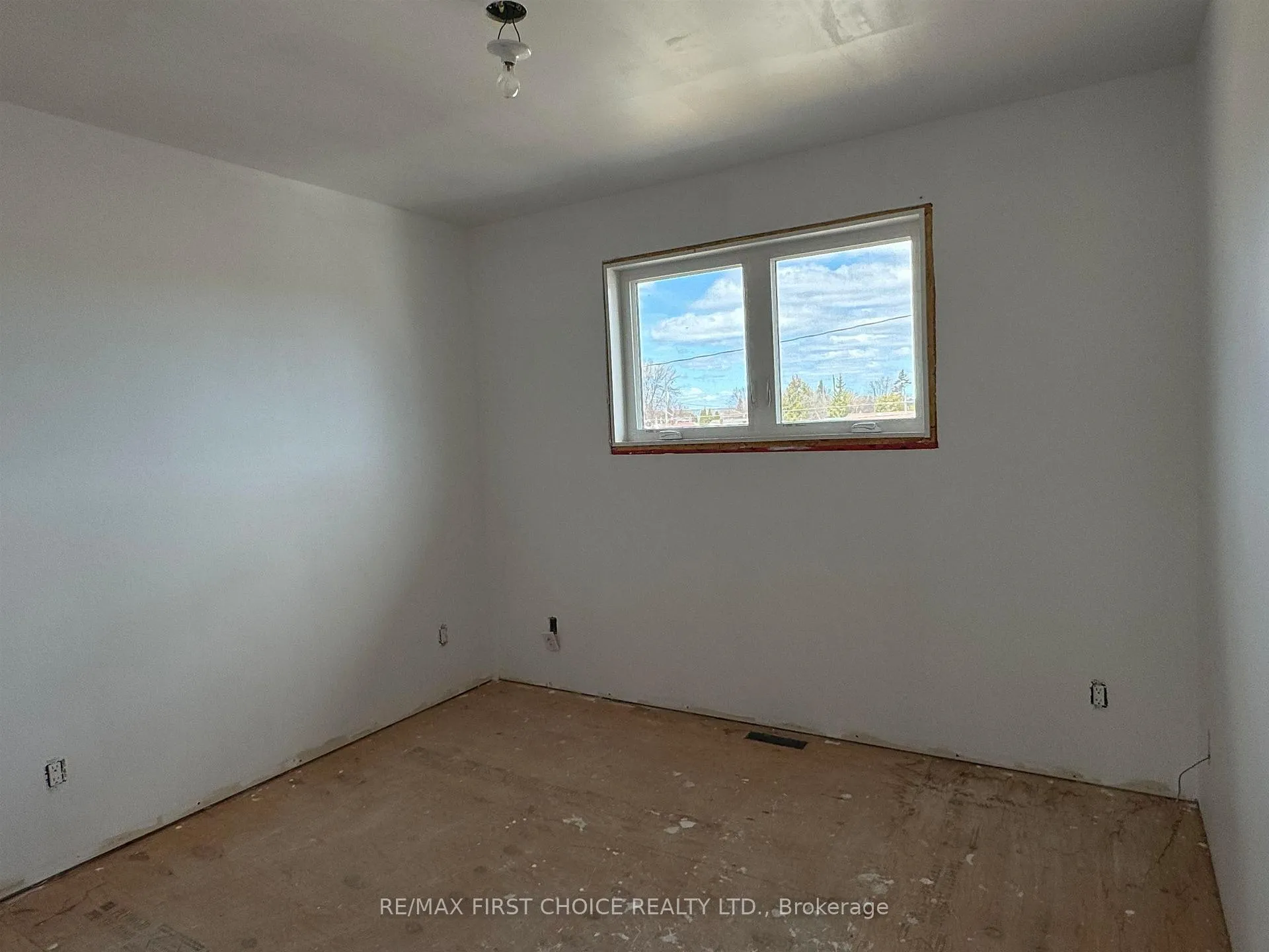 Photo 24 of 125 Walsh Street W, Thunder Bay, Green Acres — HOMEH