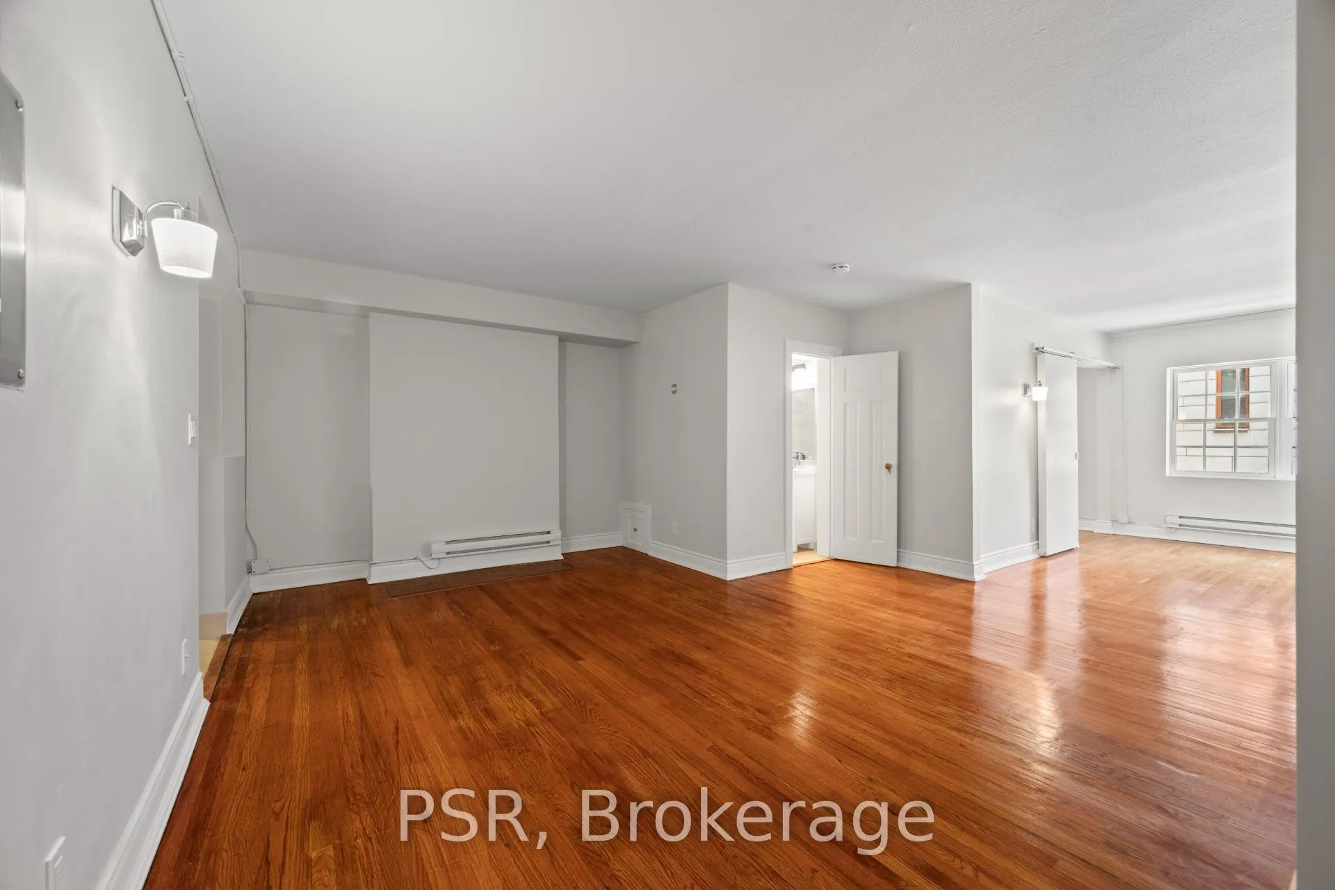 Photo 2 of Unit 45, 8 St Thomas Street, Toronto, Bay Street Corridor — HOMEH