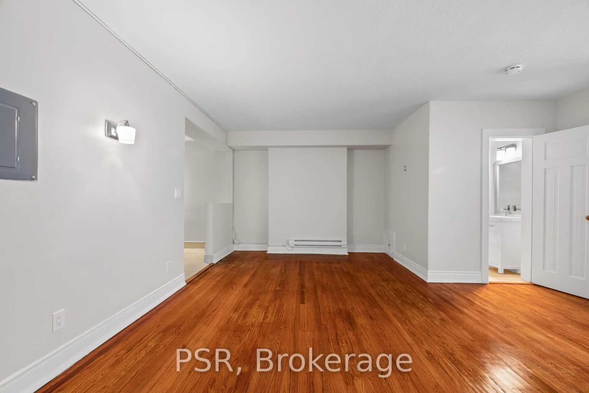 Photo 4 of Unit 45, 8 St Thomas Street, Toronto, Bay Street Corridor — HOMEH