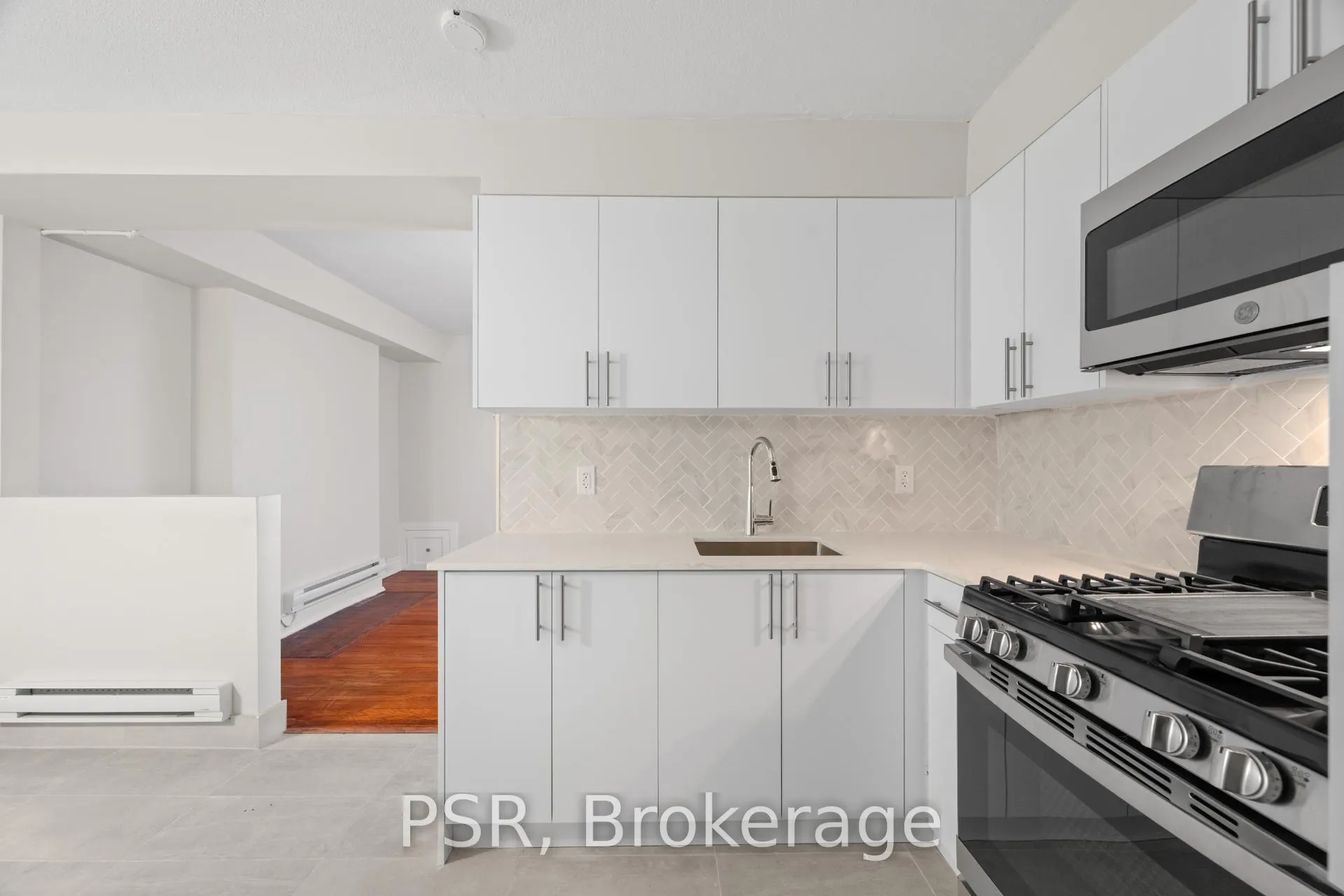 Photo 8 of Unit 45, 8 St Thomas Street, Toronto, Bay Street Corridor — HOMEH