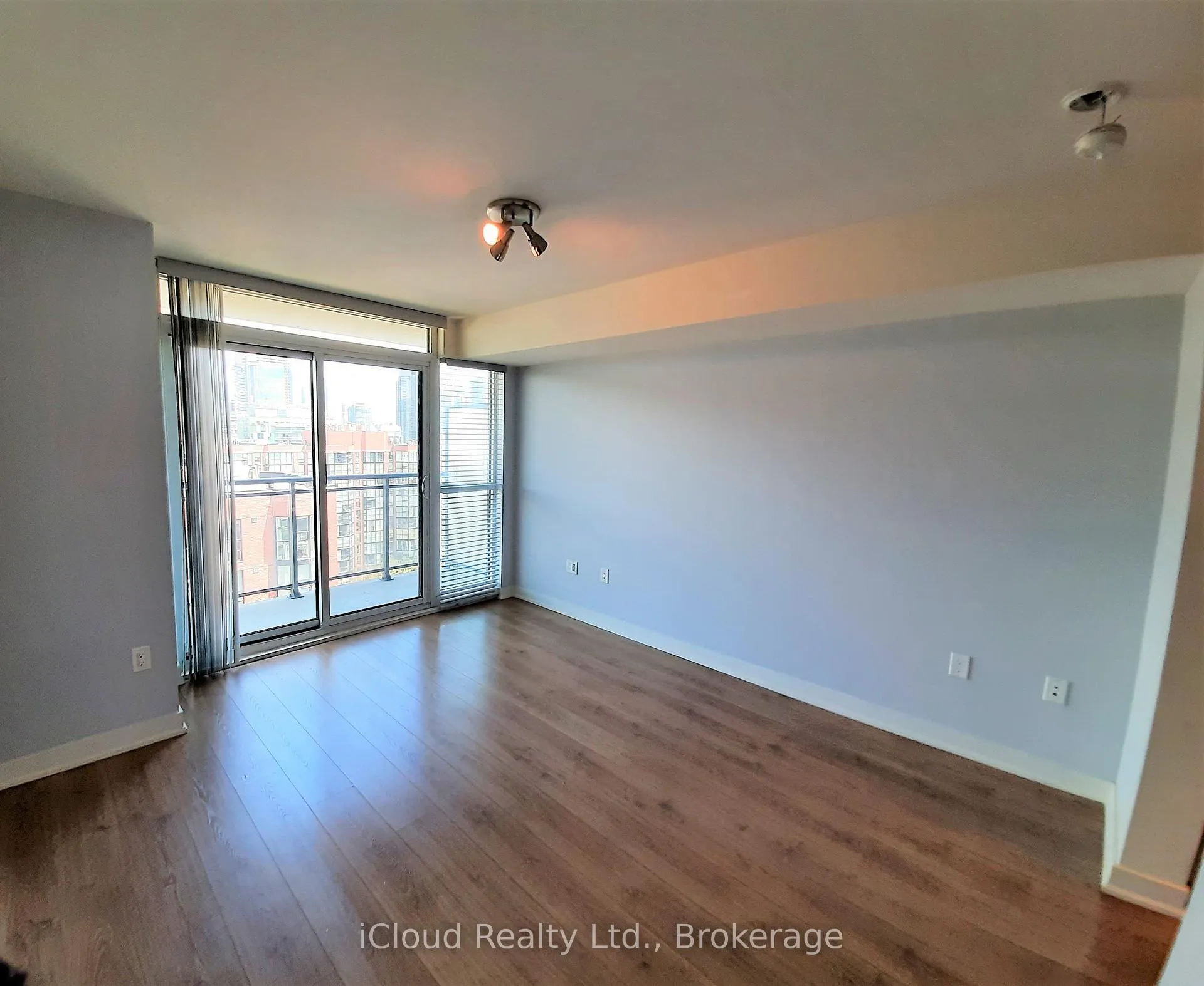 Photo 3 of Unit 1508, 78 Tecumseth Street, Toronto, Niagara — HOMEH