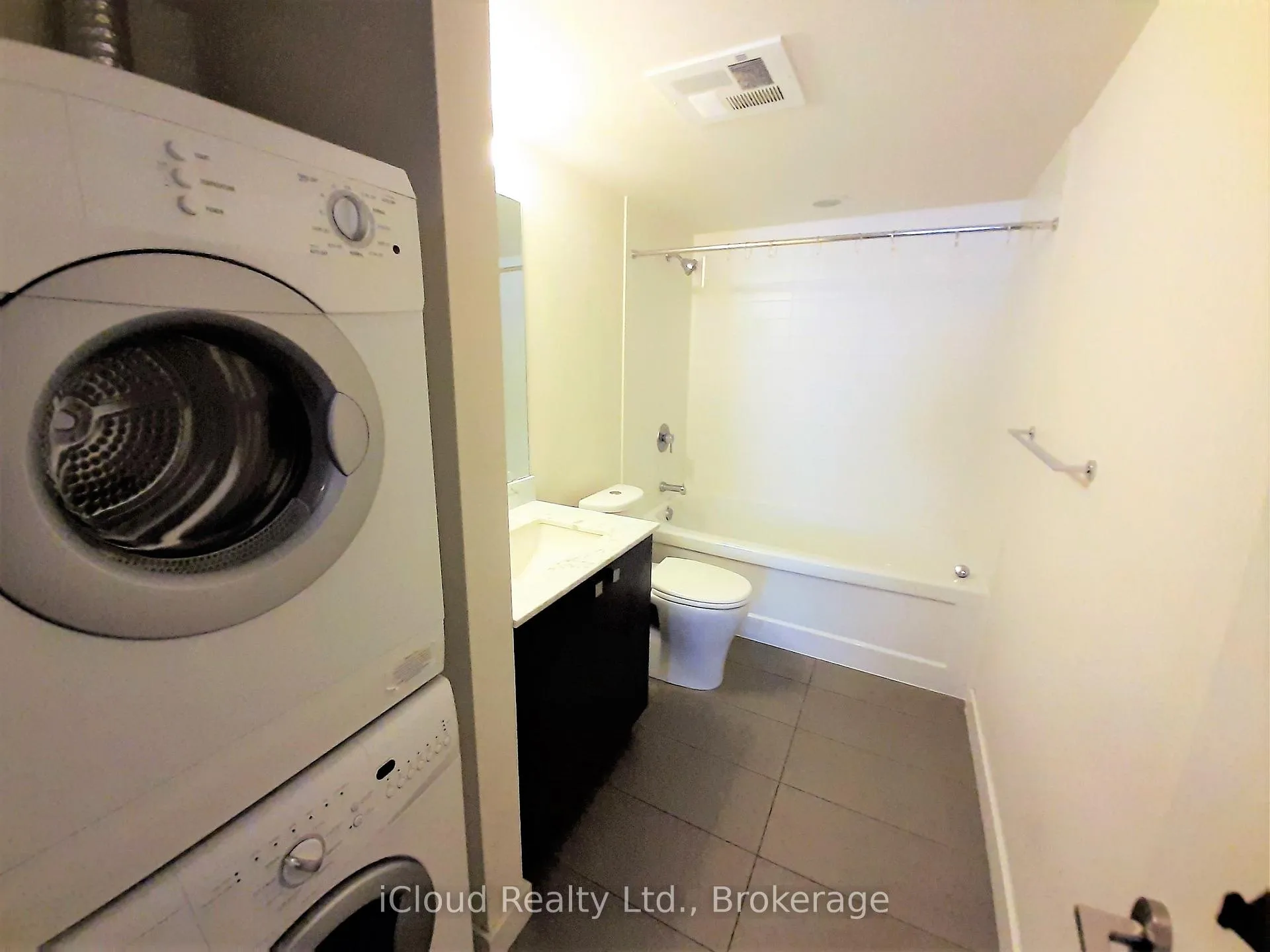 Photo 5 of Unit 1508, 78 Tecumseth Street, Toronto, Niagara — HOMEH